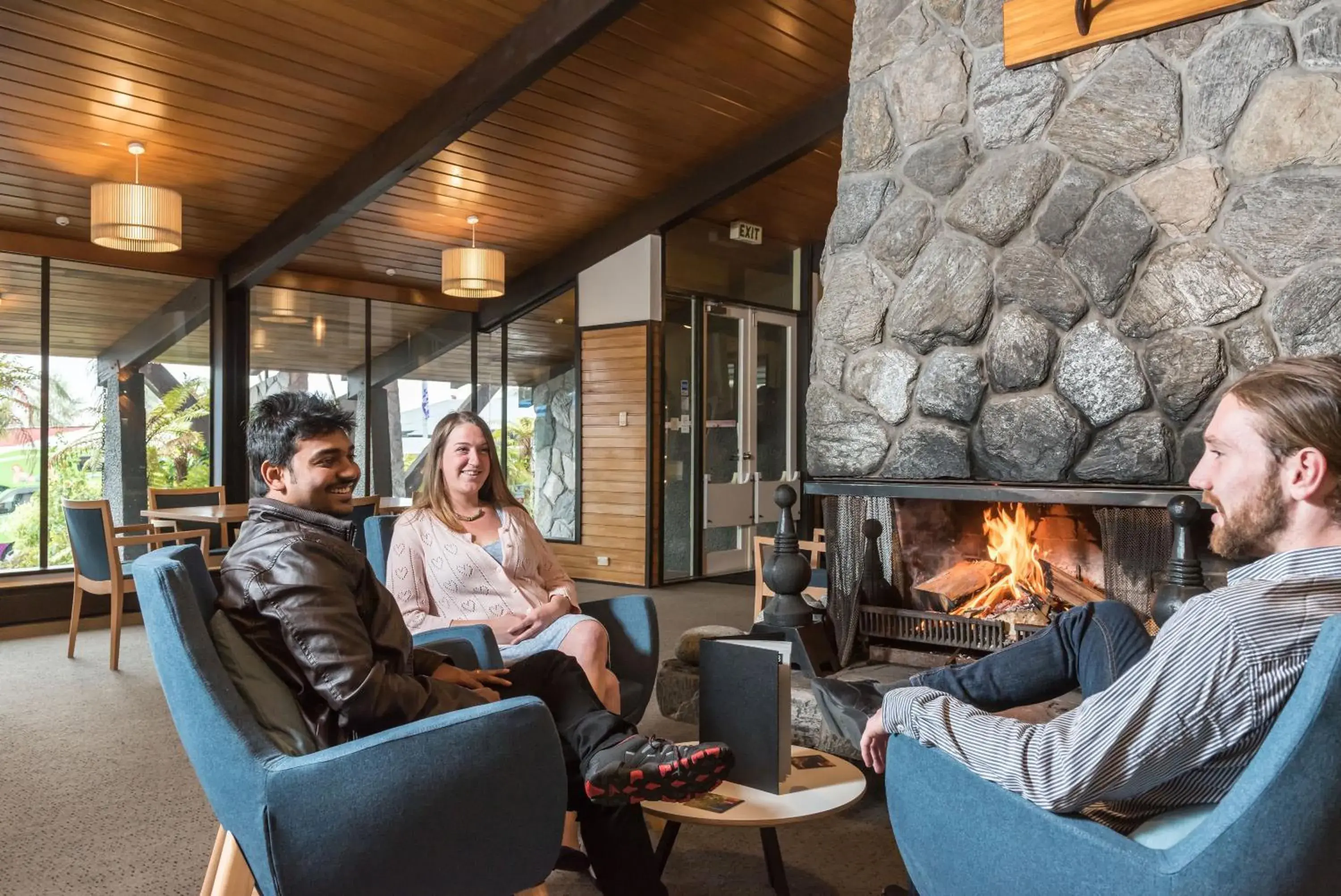 Lounge or bar in Heartland Hotel Glacier Country Lounge or bar in Heartland Hotel Glacier Country