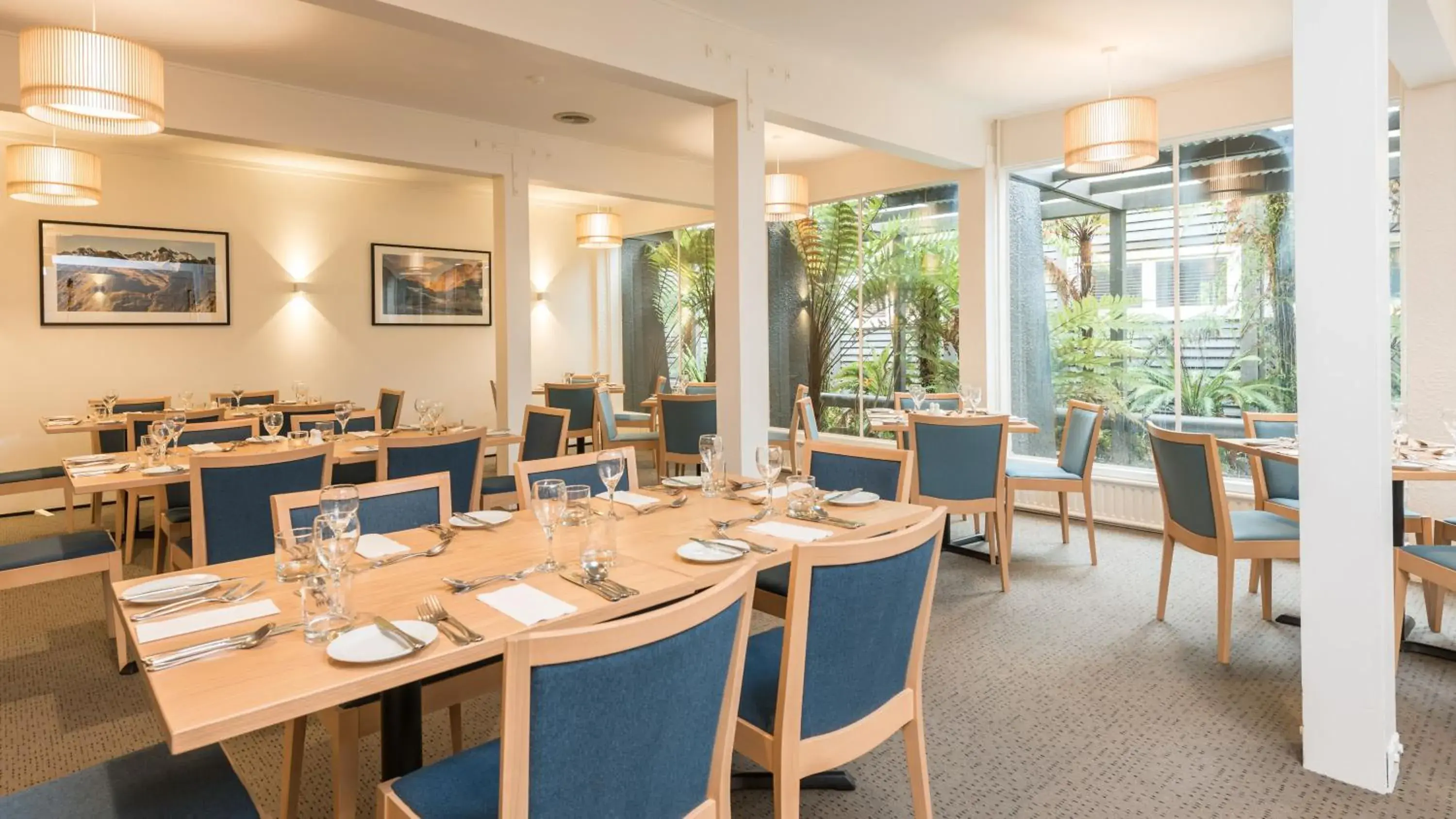 Restaurant/places to eat in Heartland Hotel Glacier Country Restaurant/places to eat in Heartland Hotel Glacier Country