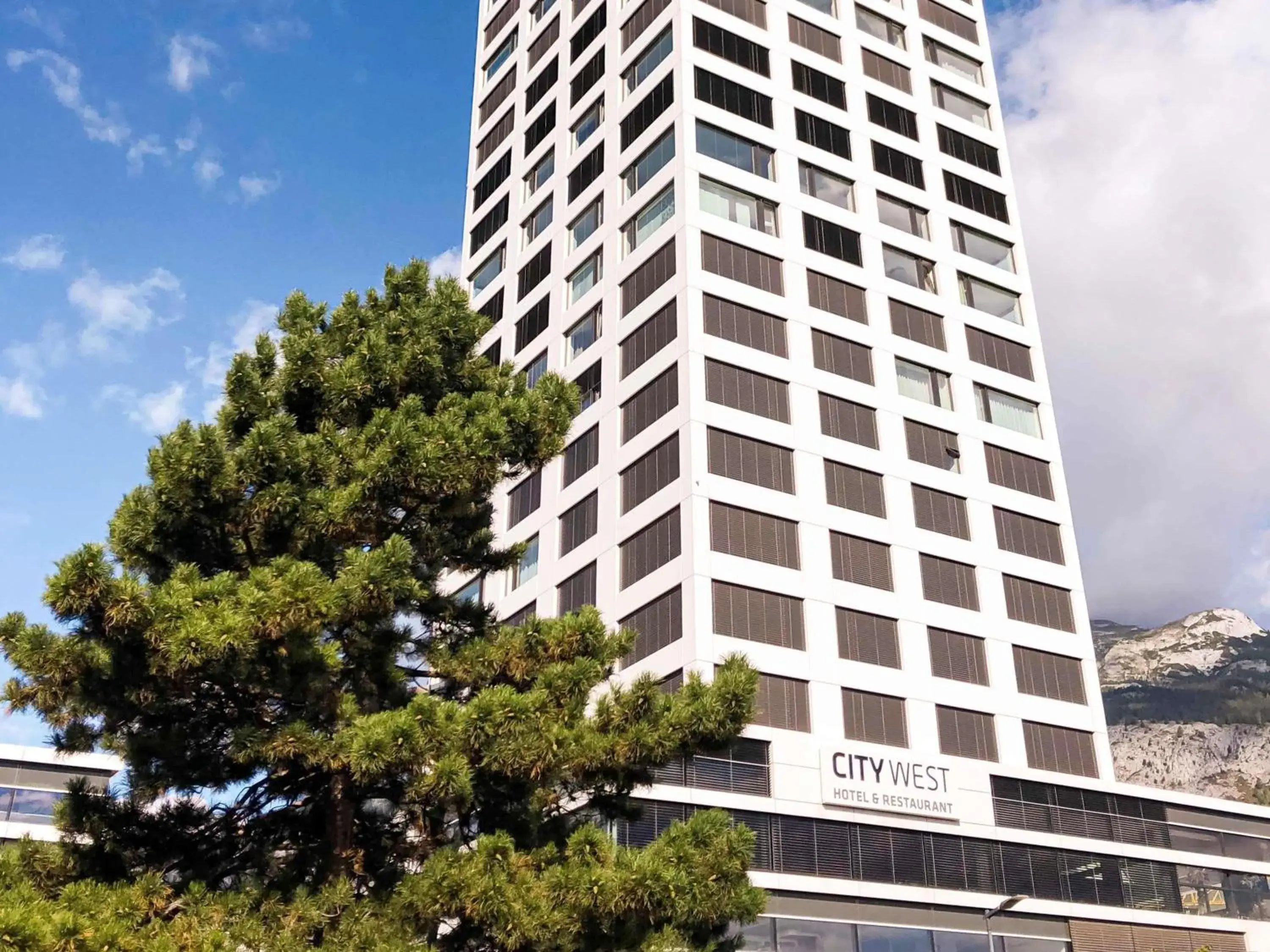 Property building in Mercure Chur City West Property building in Mercure Chur City West