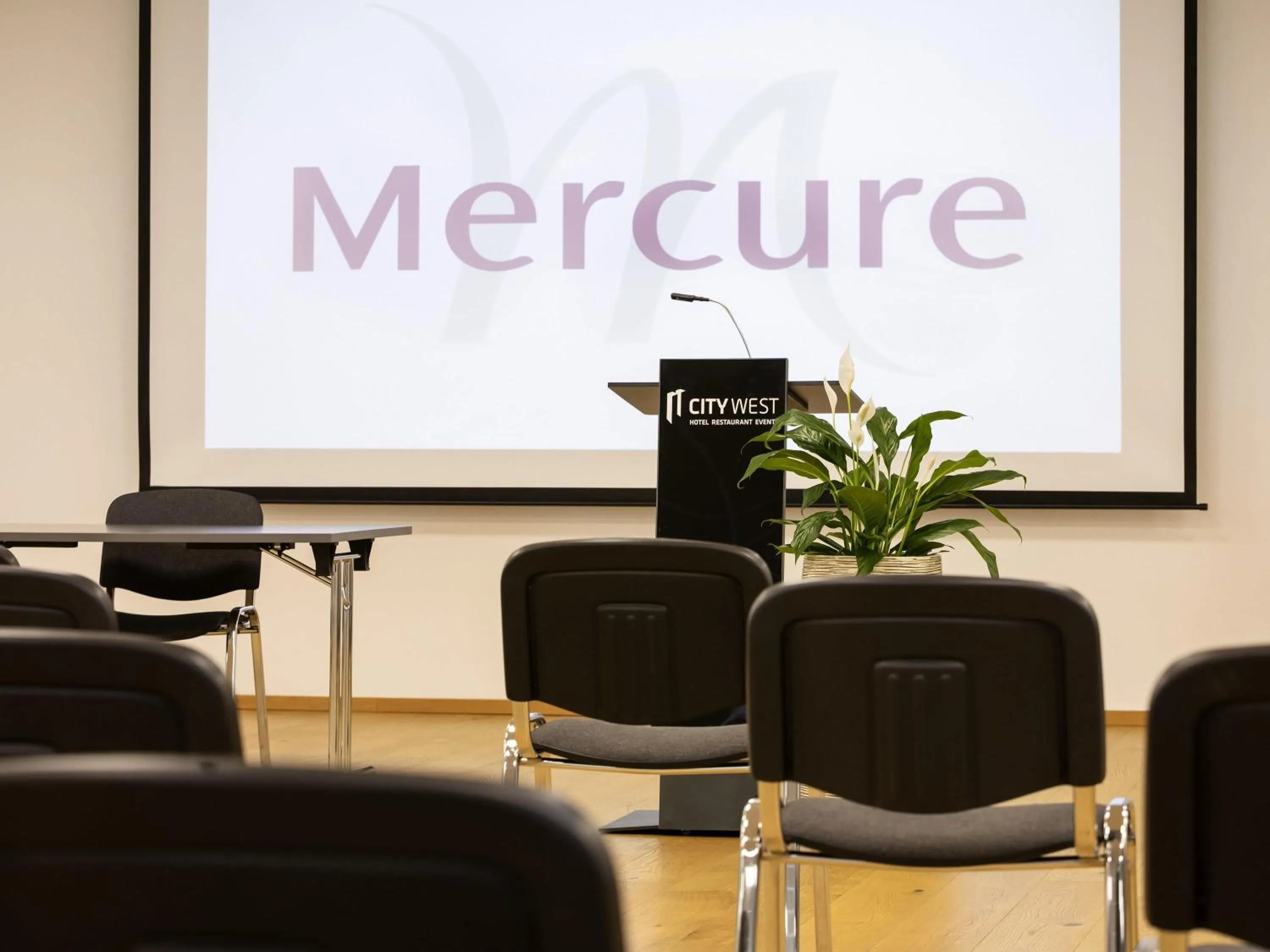 Meeting/conference room in Mercure Chur City West