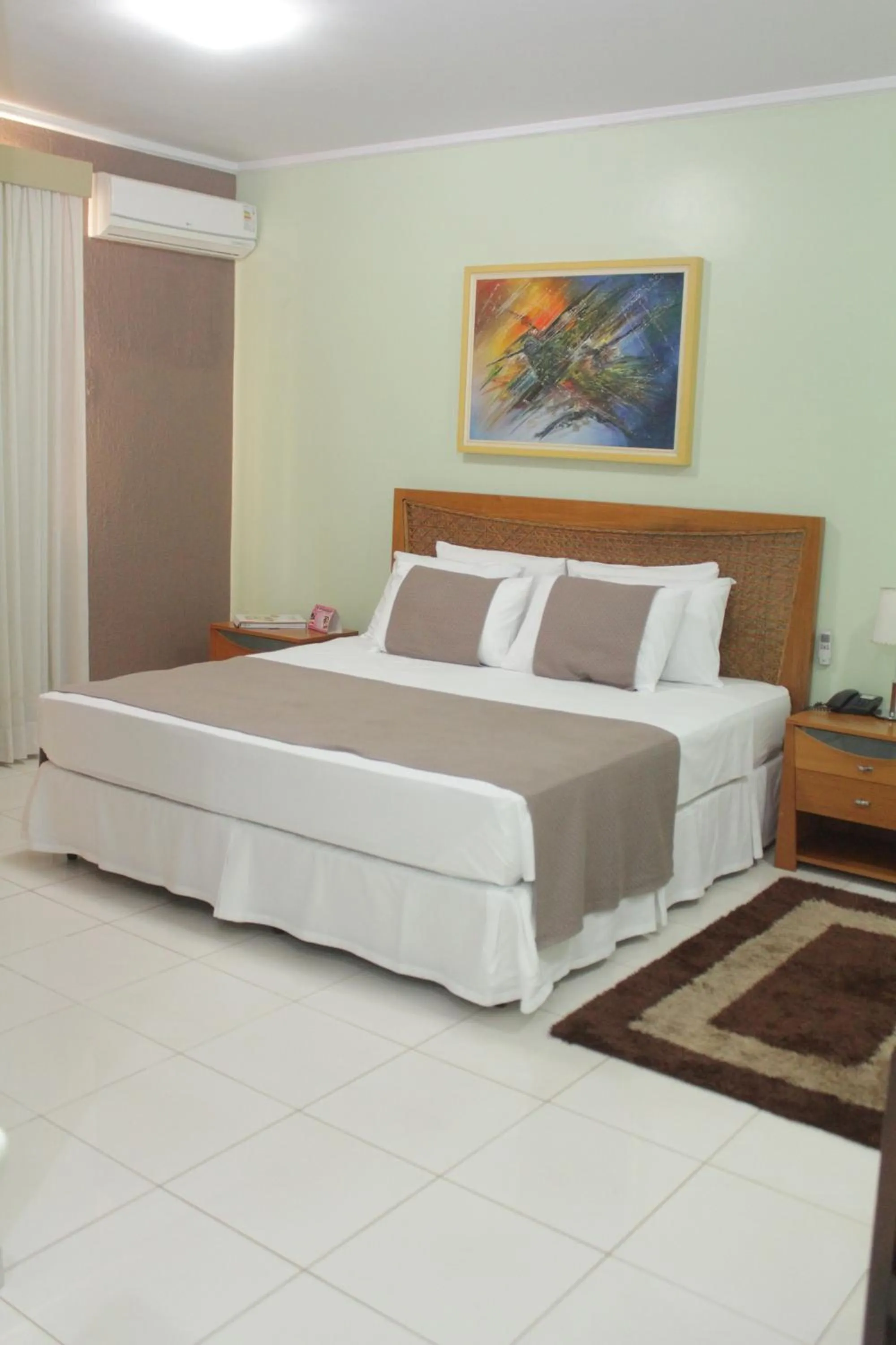 Photo of the whole room, Bed in Hotel del Príncipe