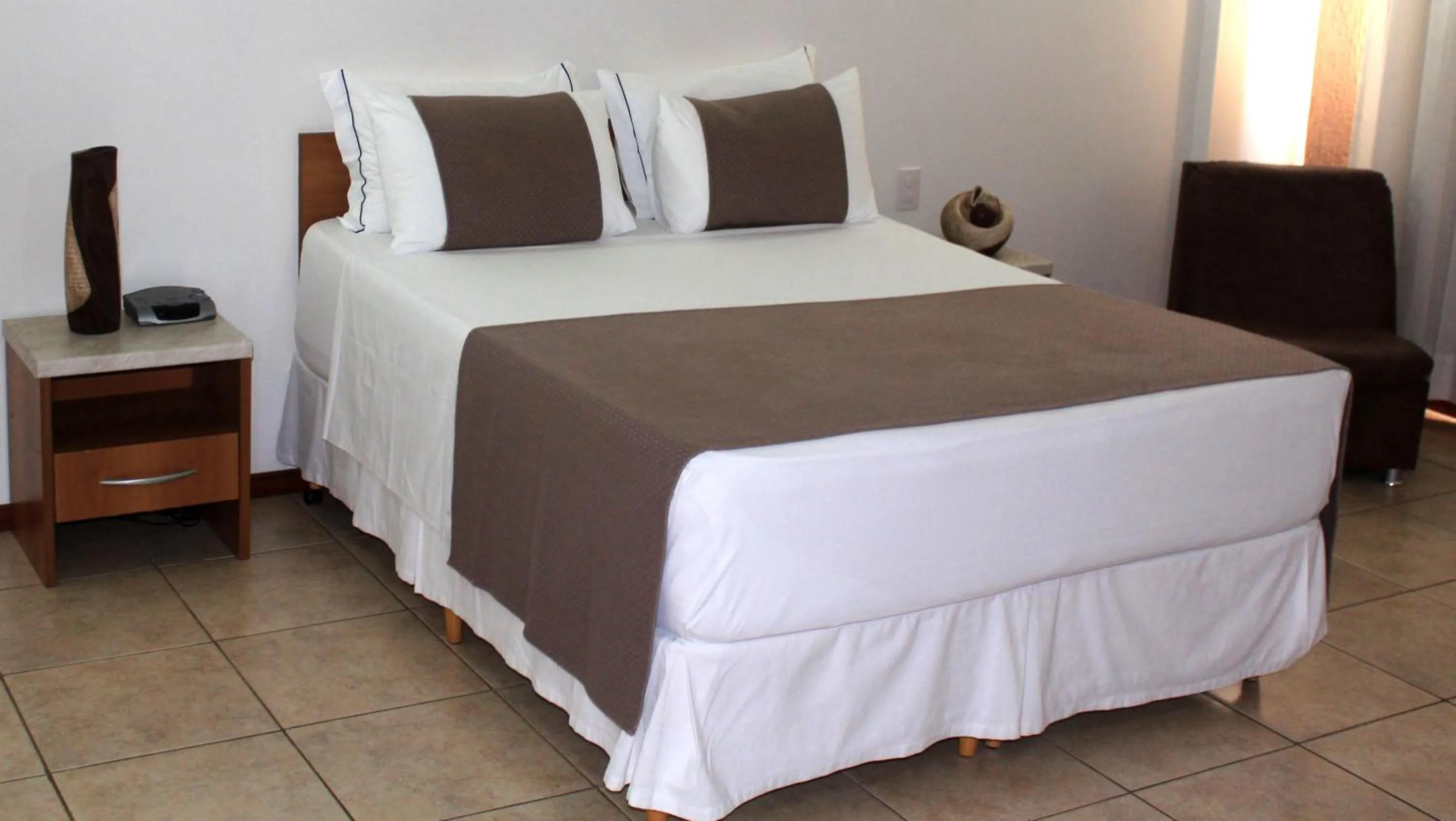 Photo of the whole room, Bed in Hotel del Príncipe