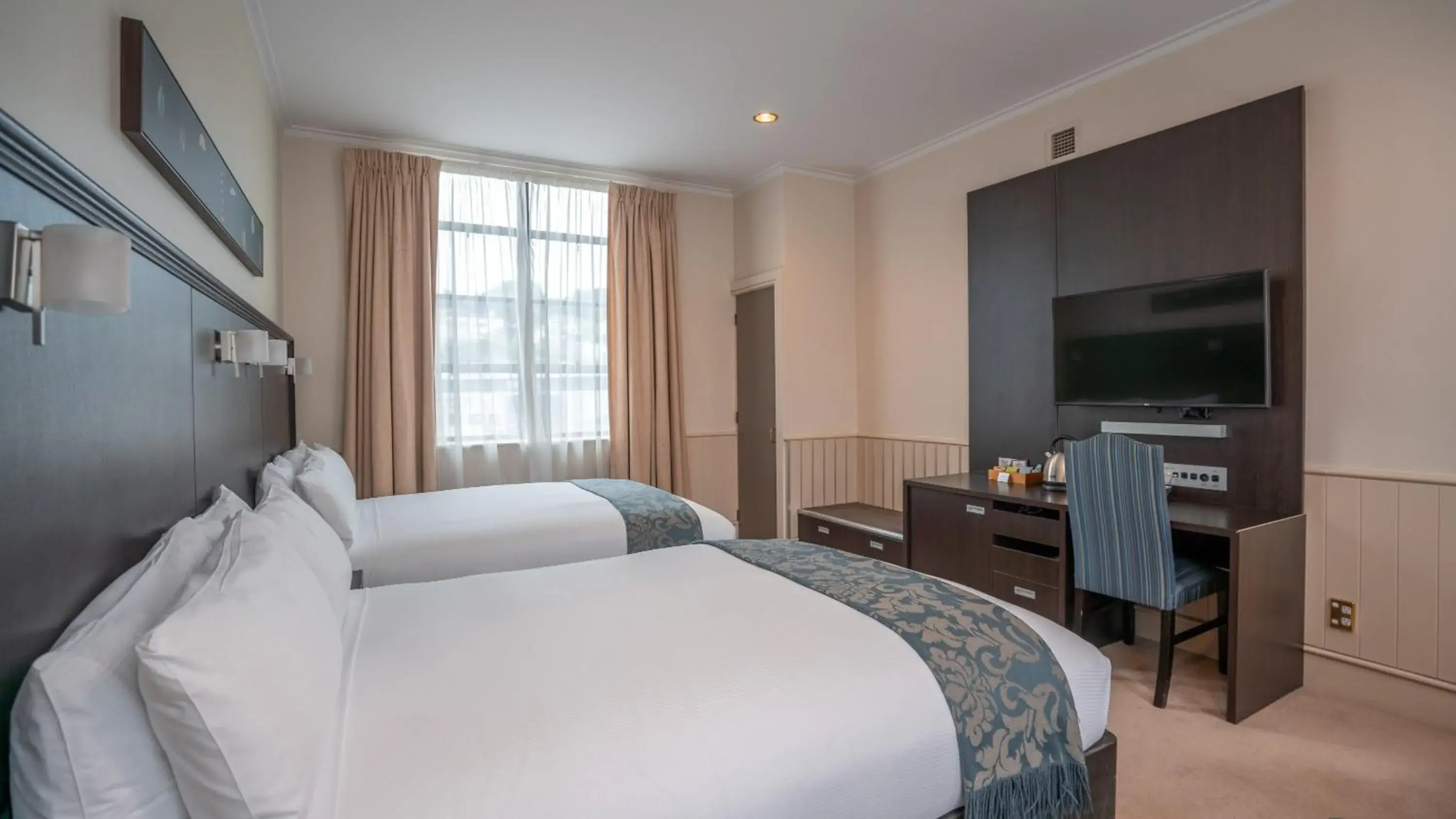 Photo of the whole room, Bed in Scenic Hotel Southern Cross Photo of the whole room, Bed in Scenic Hotel Southern Cross