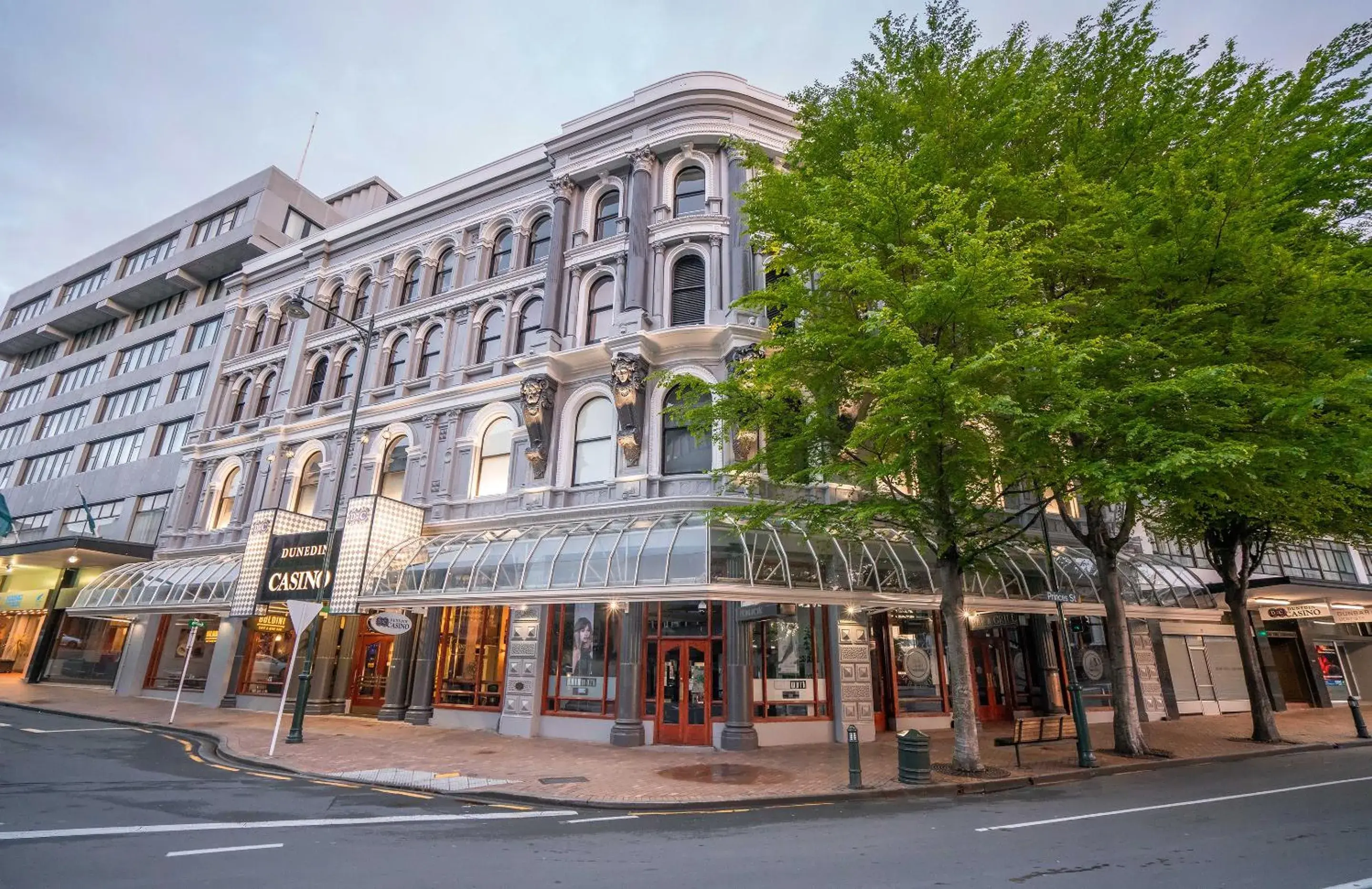 Property building in Scenic Hotel Southern Cross Property building in Scenic Hotel Southern Cross