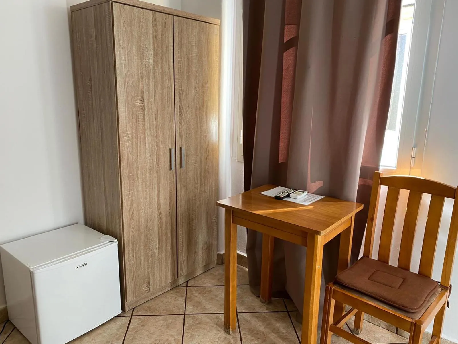 Photo of the whole room in Hotel Ionion