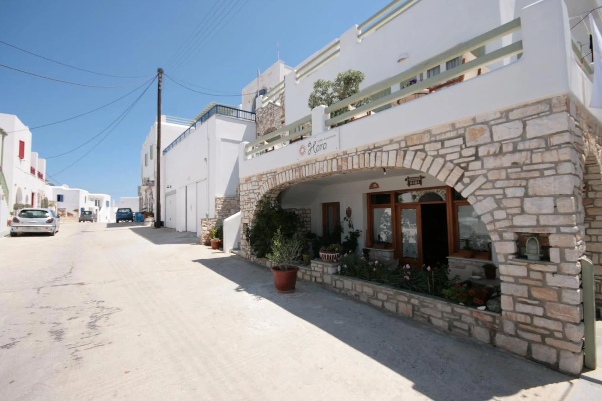 Hara Studios and Apartments