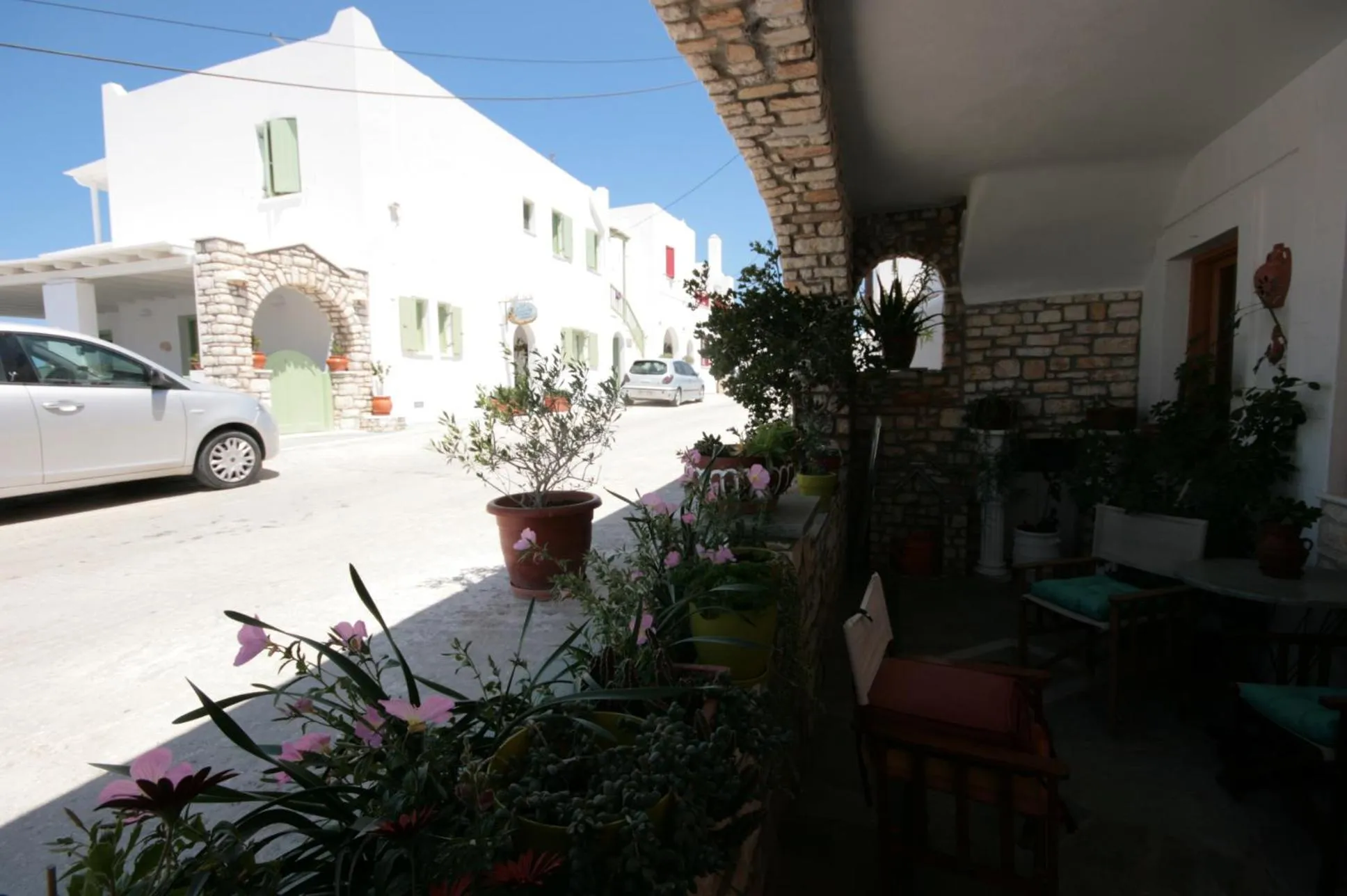 Hara Studios and Apartments