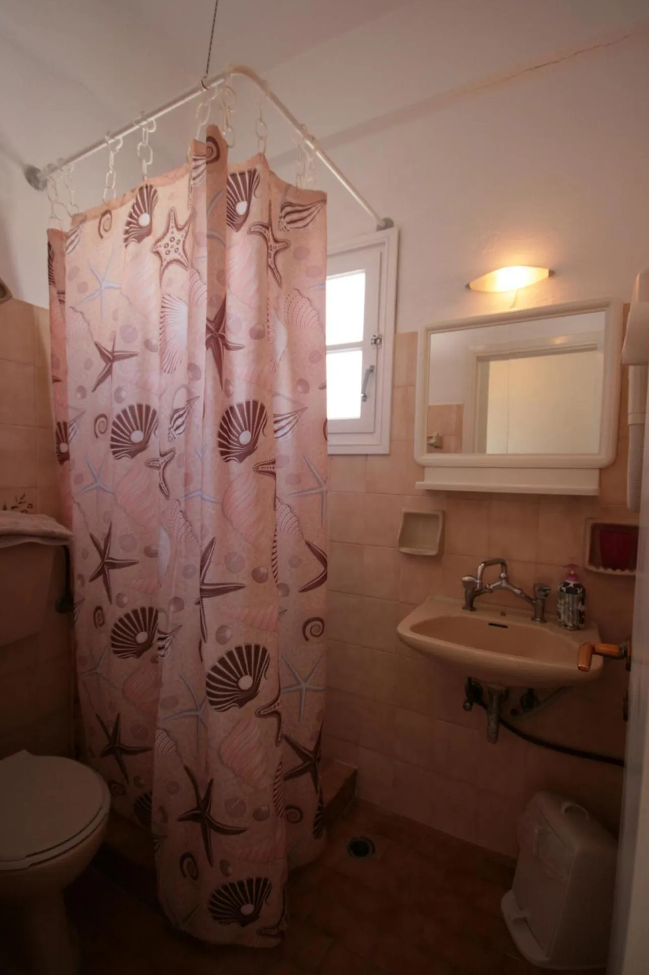 Hara Studios and Apartments