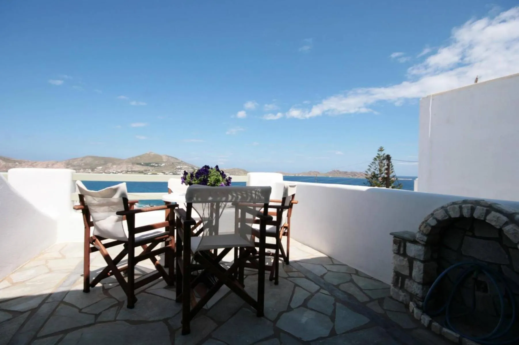 Hara Studios and Apartments