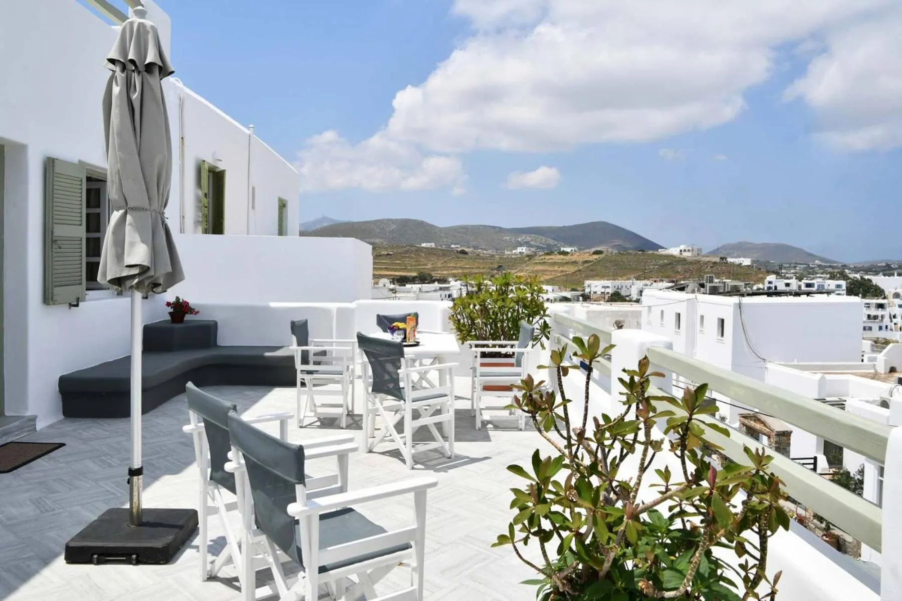 Hara Studios and Apartments