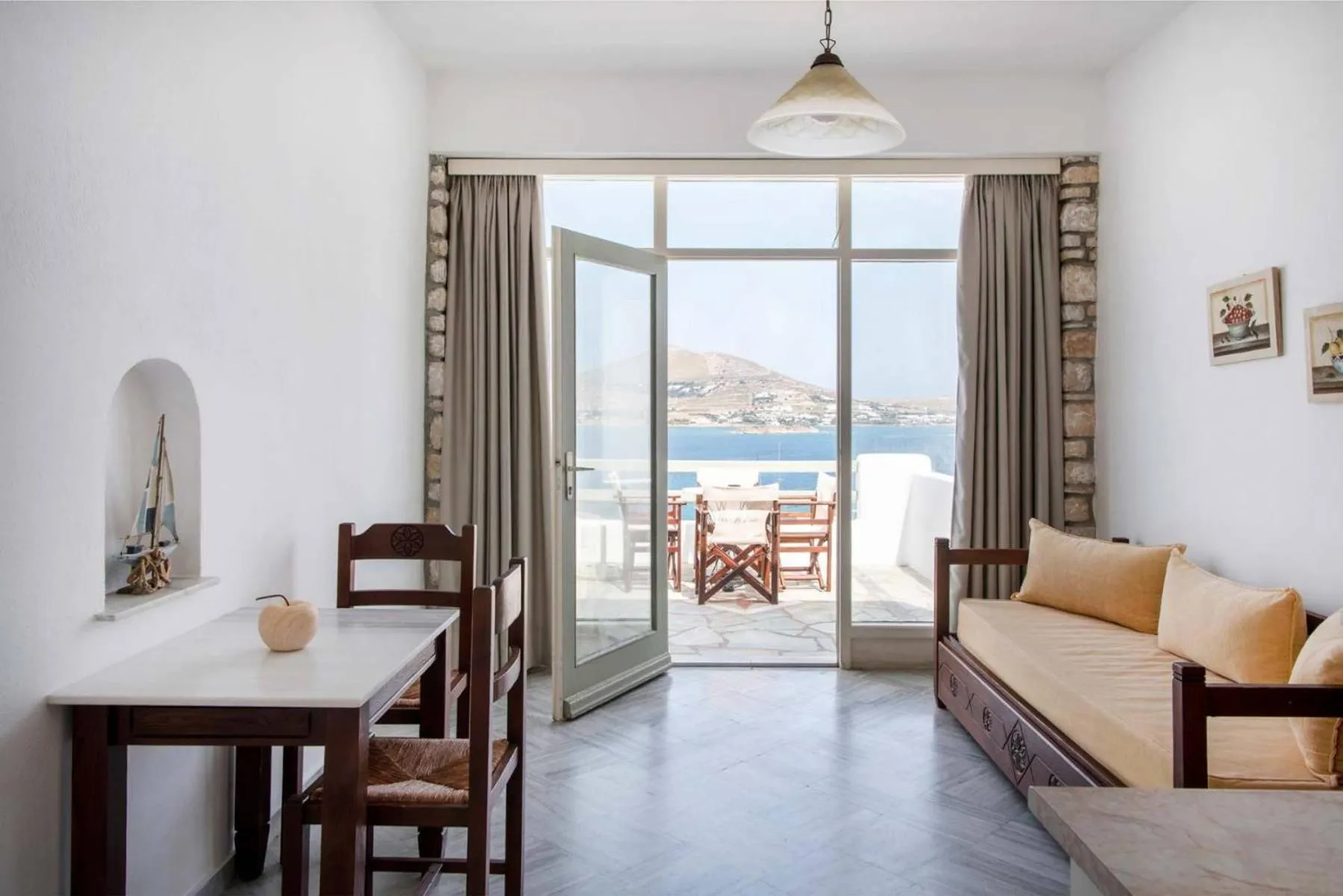 Hara Studios and Apartments