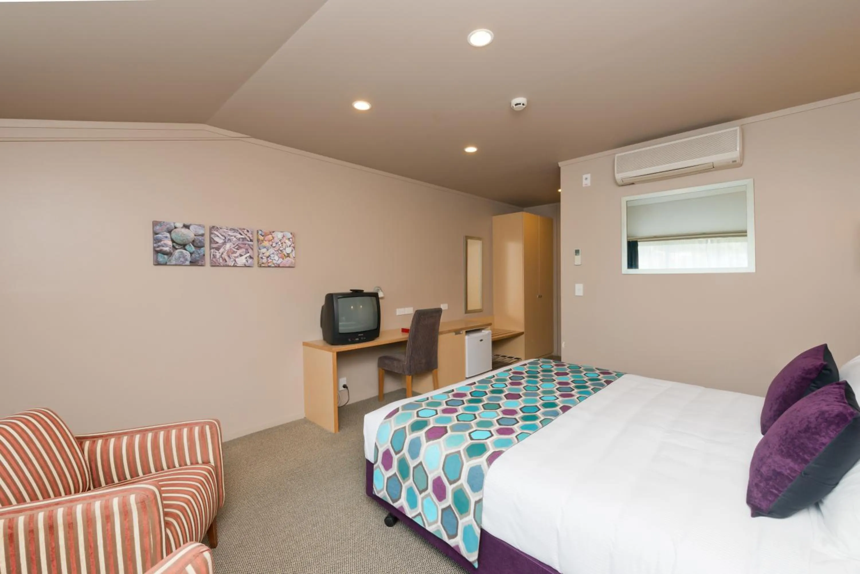 Bedroom, Bed in Heartland Hotel Fox Glacier