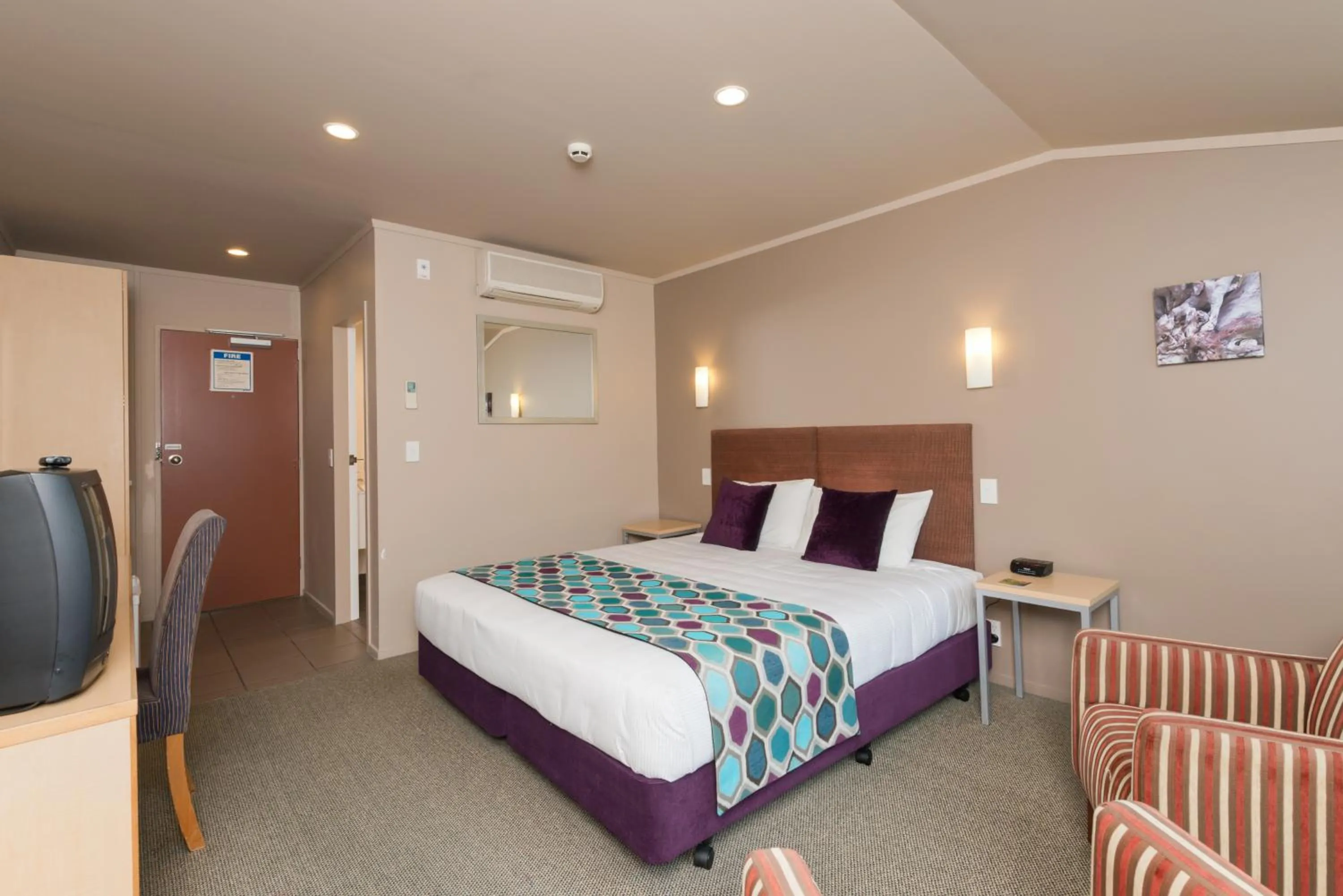 Bedroom, Bed in Heartland Hotel Fox Glacier