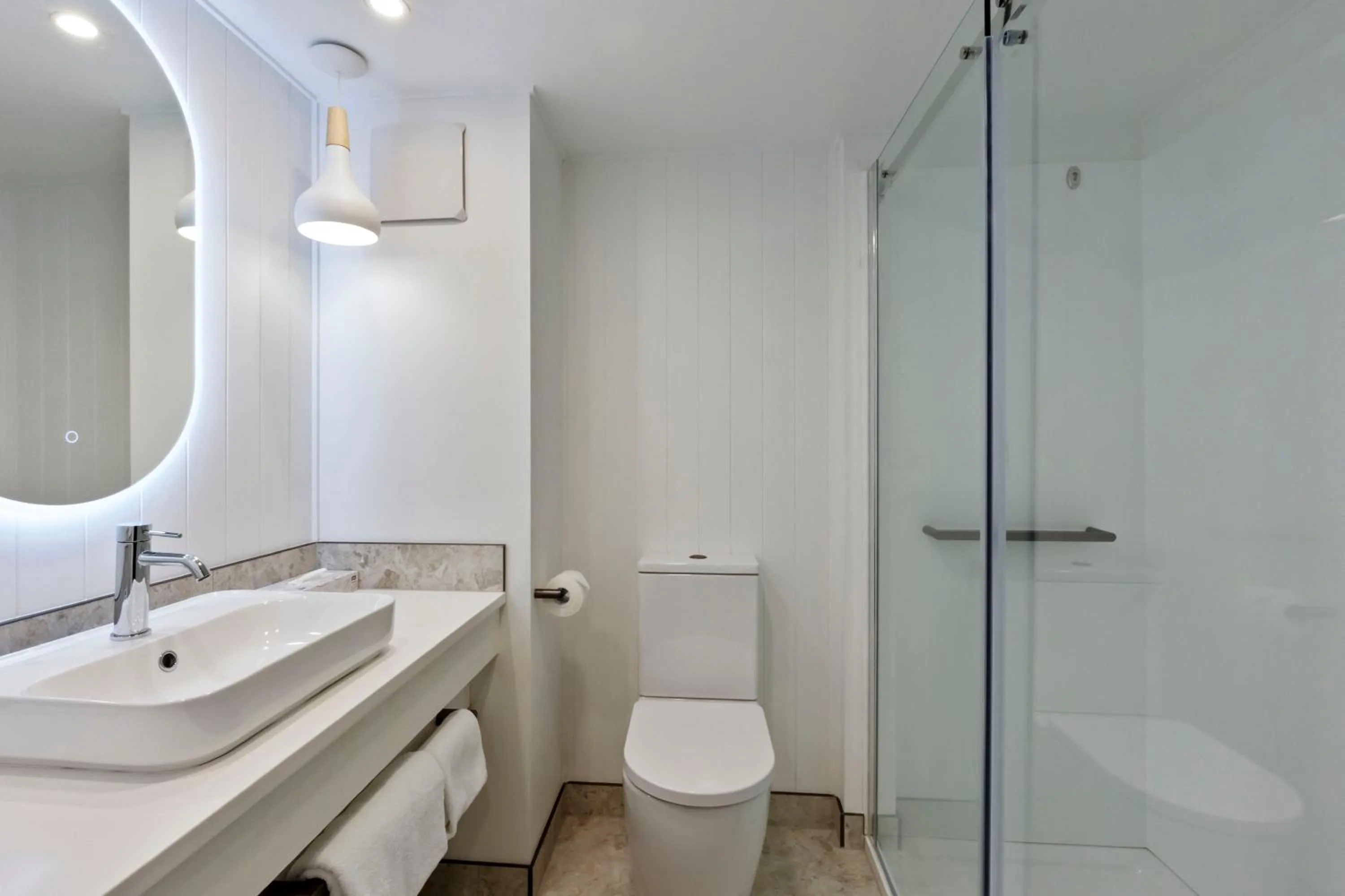 Shower in Heartland Hotel Queenstown