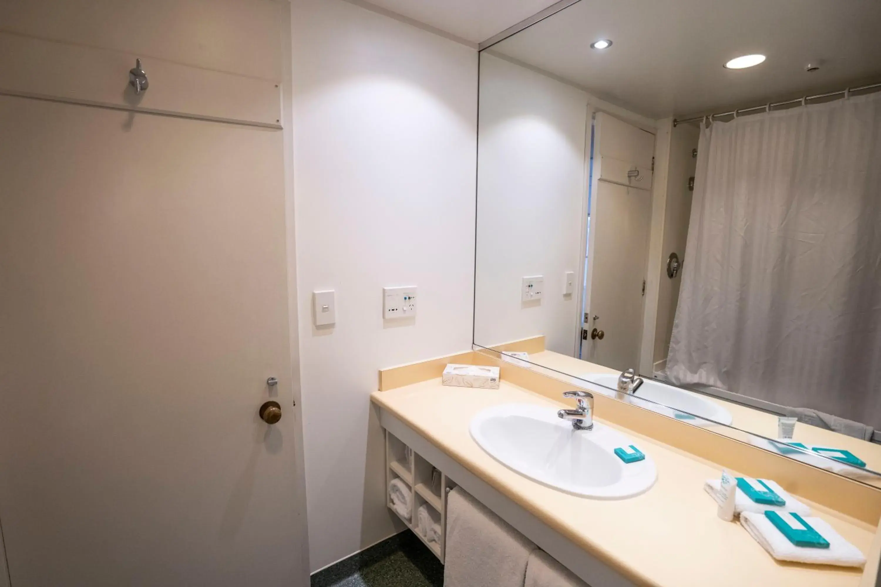 Standard Super King/Split View in Heartland Hotel Queenstown Standard Super King/Split View in Heartland Hotel Queenstown