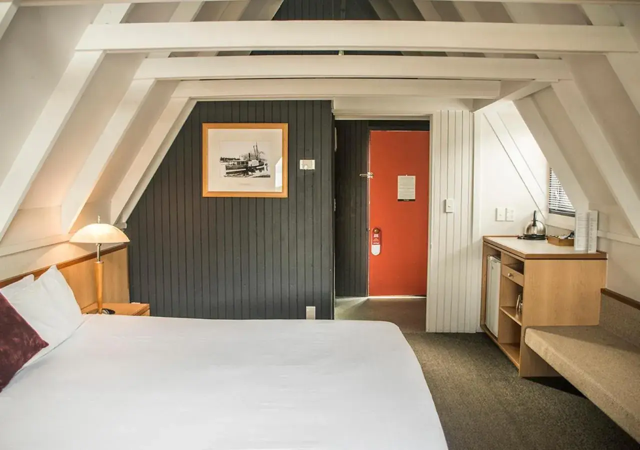 Photo of the whole room, Bed in Heartland Hotel Queenstown Photo of the whole room, Bed in Heartland Hotel Queenstown