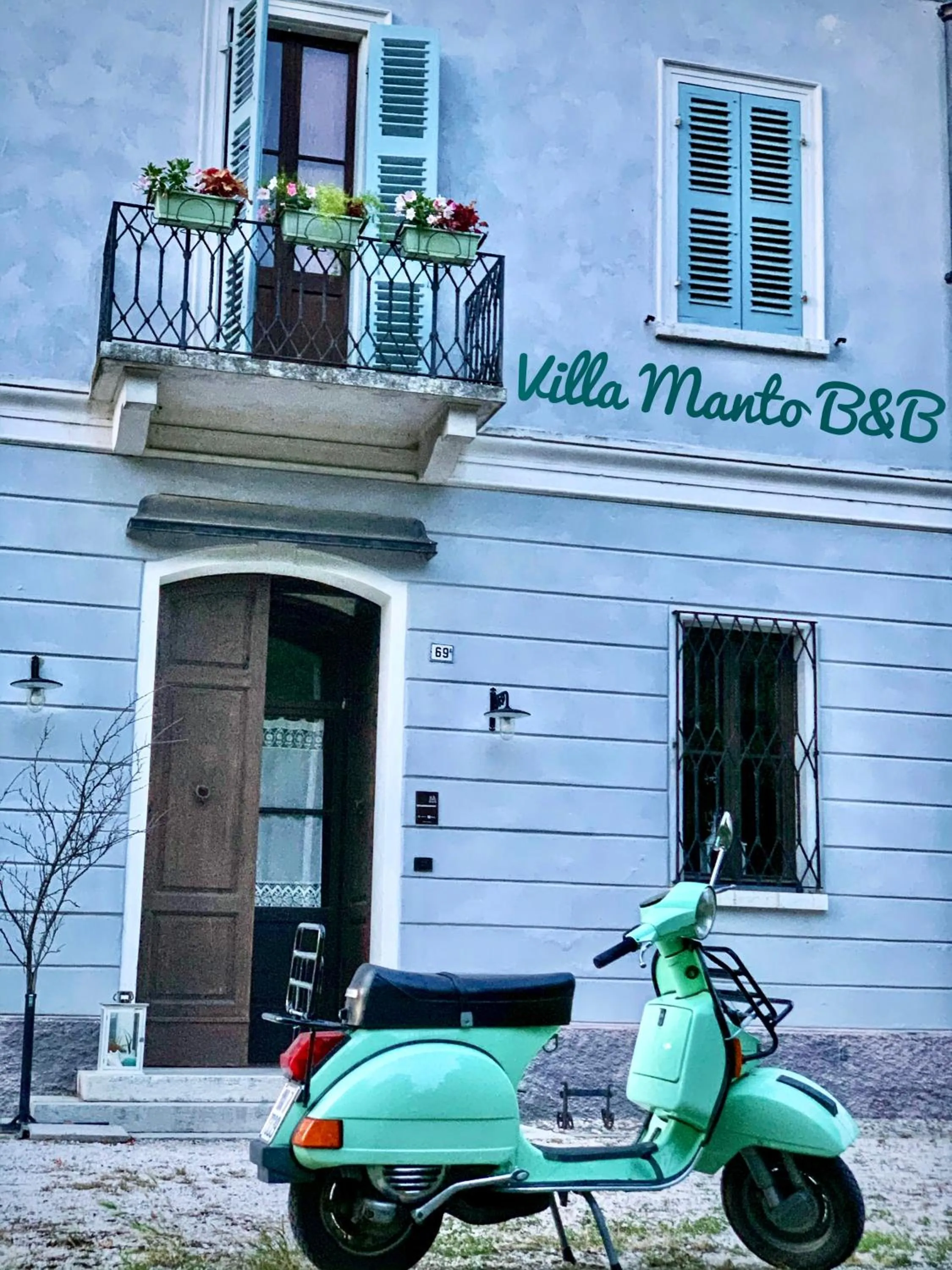 Property building in Villa Manto