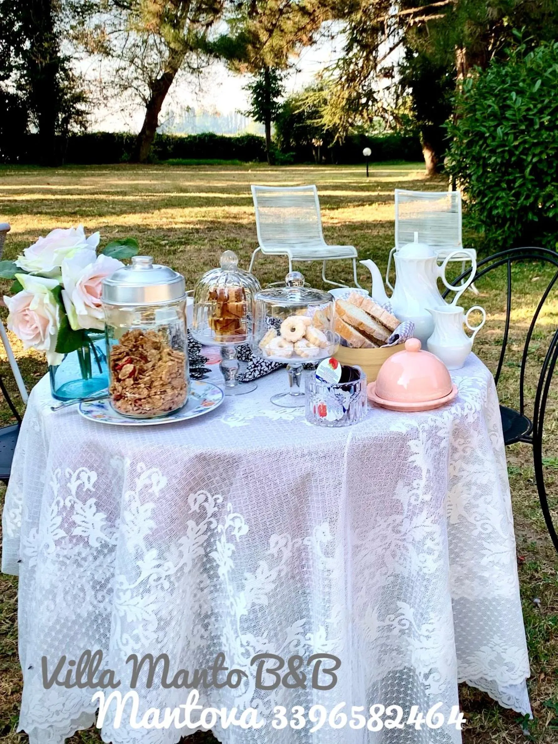 Breakfast in Villa Manto