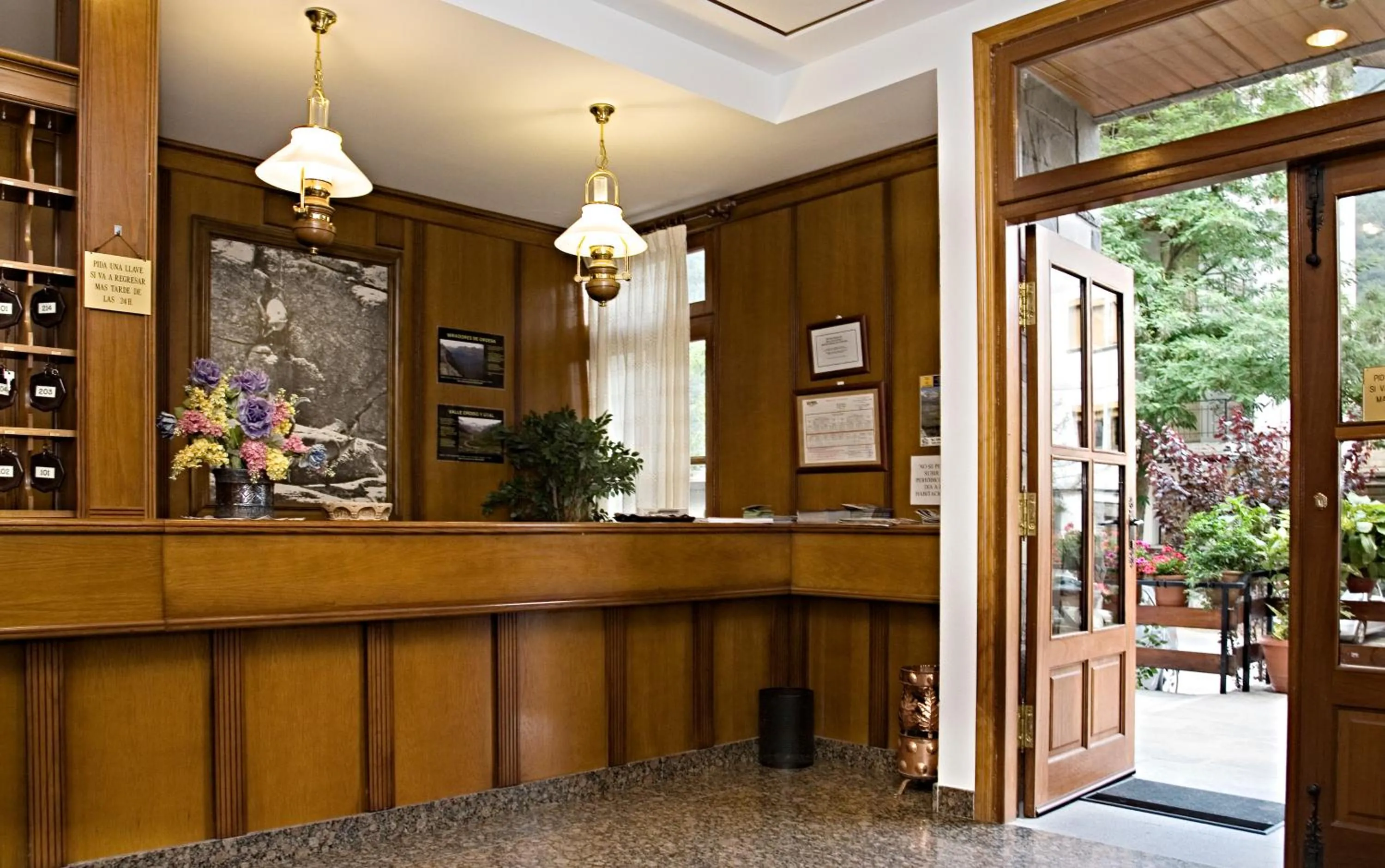 Lobby or reception in Hotel Latre