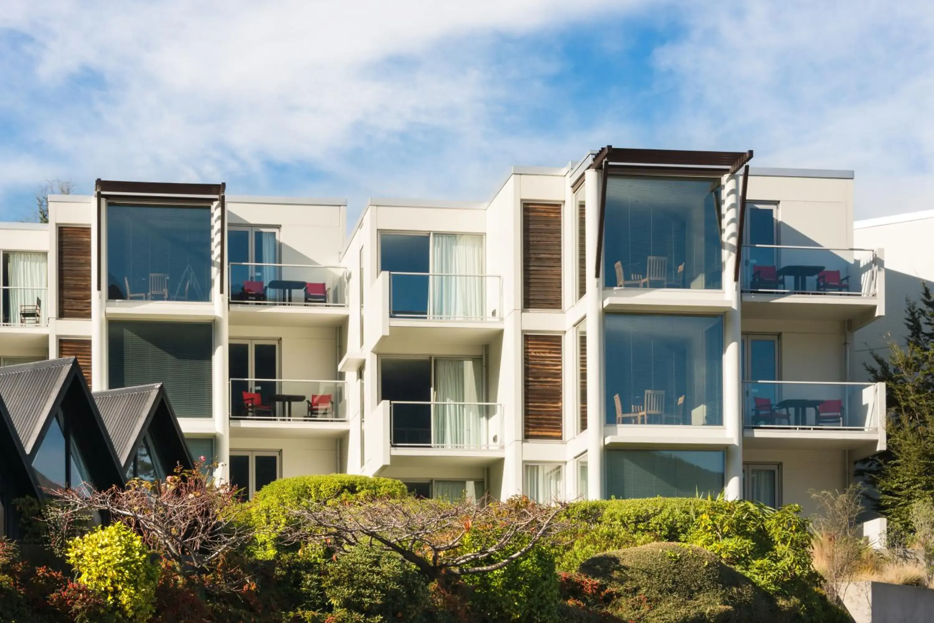 Facade/entrance in Scenic Suites Queenstown Facade/entrance in Scenic Suites Queenstown