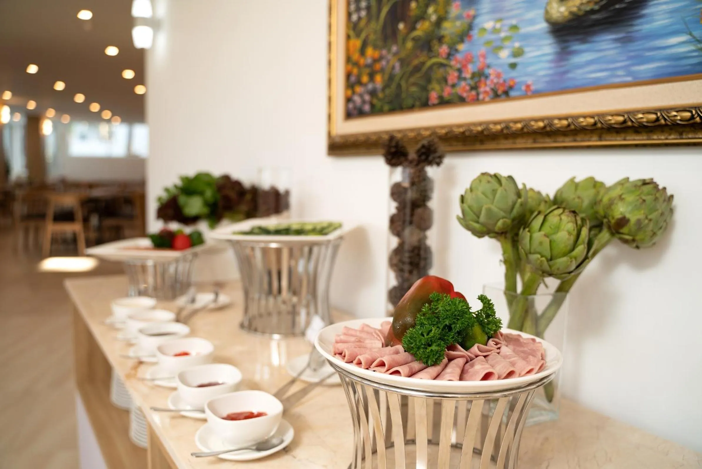 Restaurant/places to eat in CEREJA Hotel & Resort Dalat