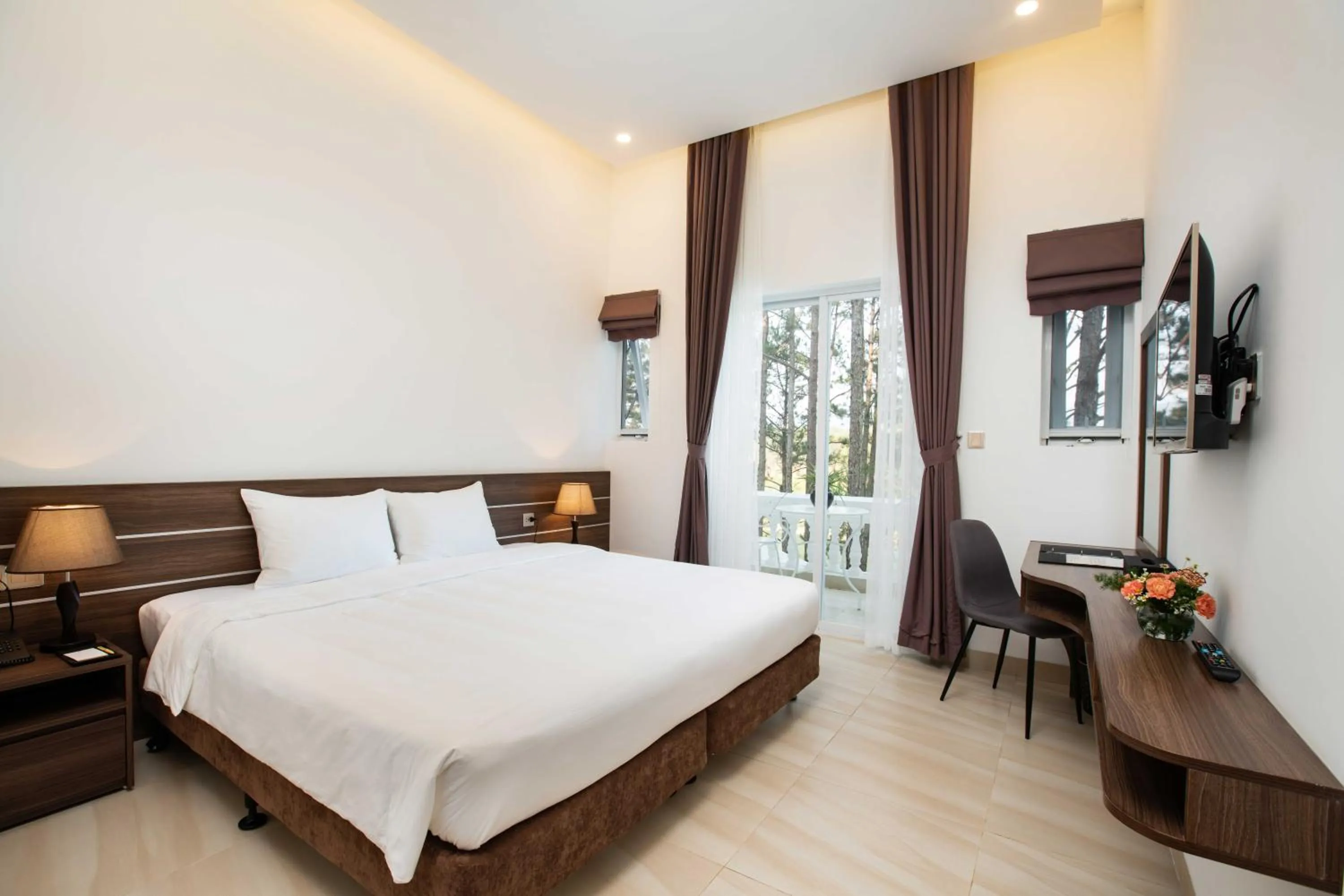 Bed in CEREJA Hotel & Resort Dalat