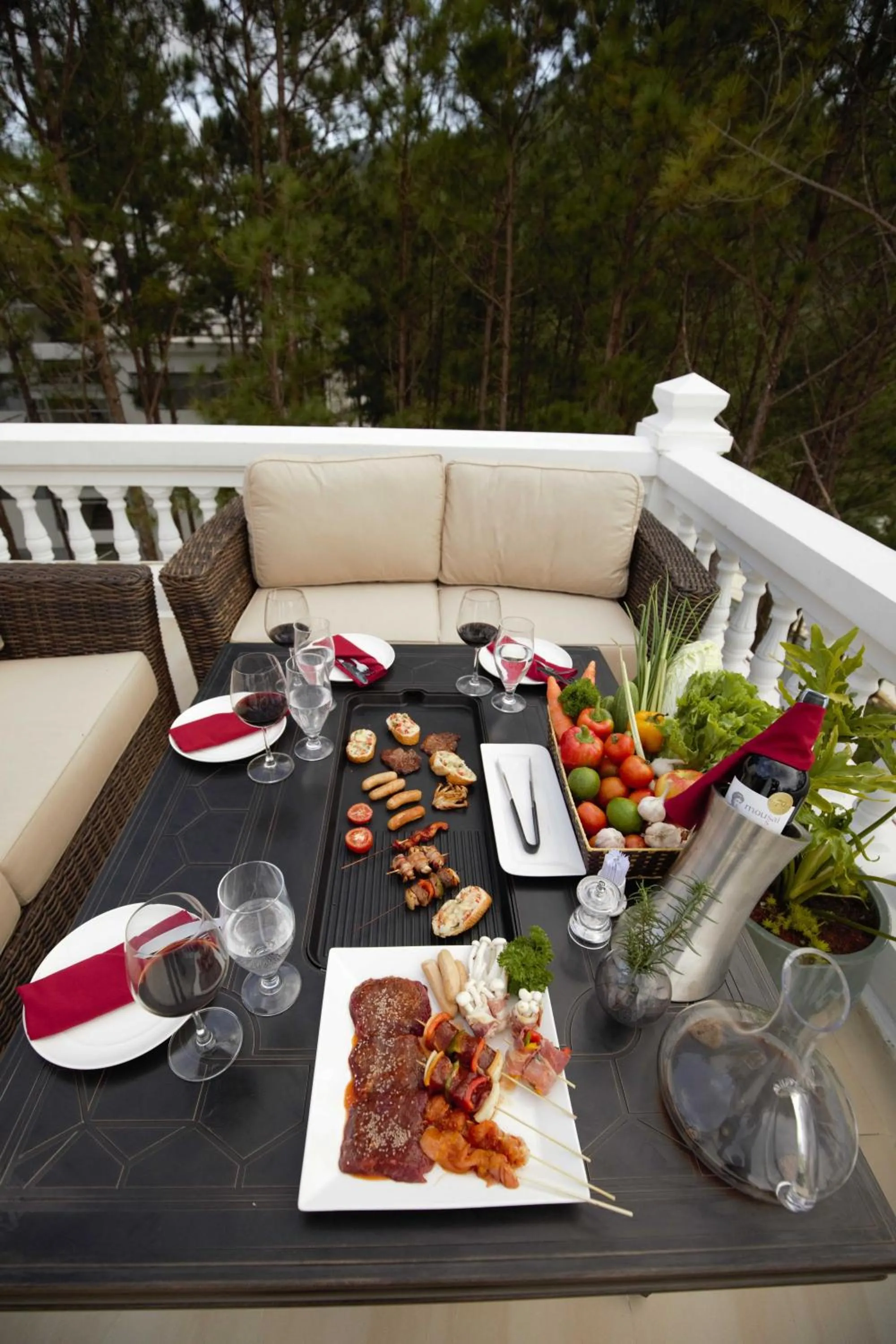 Food and drinks in CEREJA Hotel & Resort Dalat