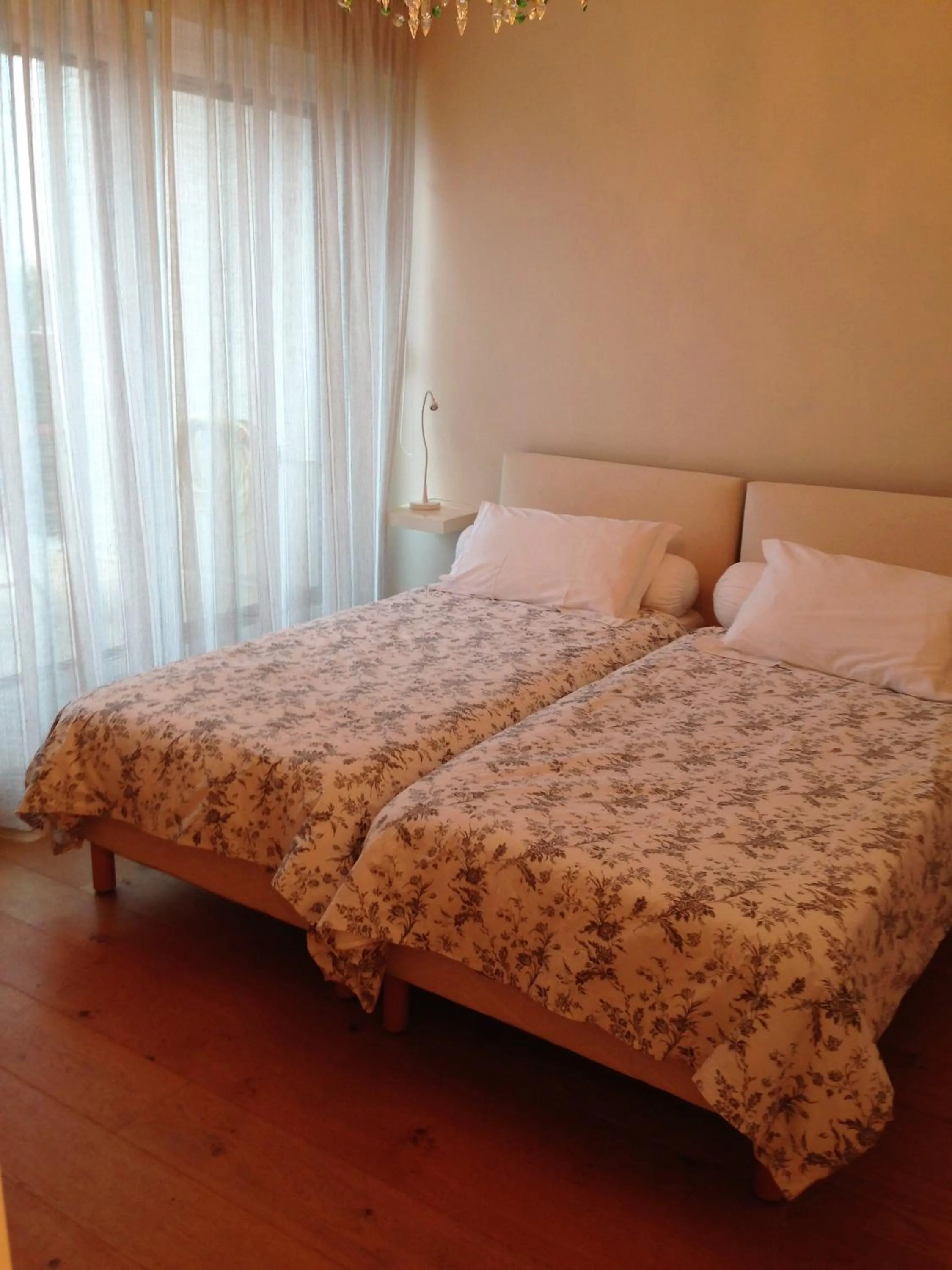 Bed in nivelle