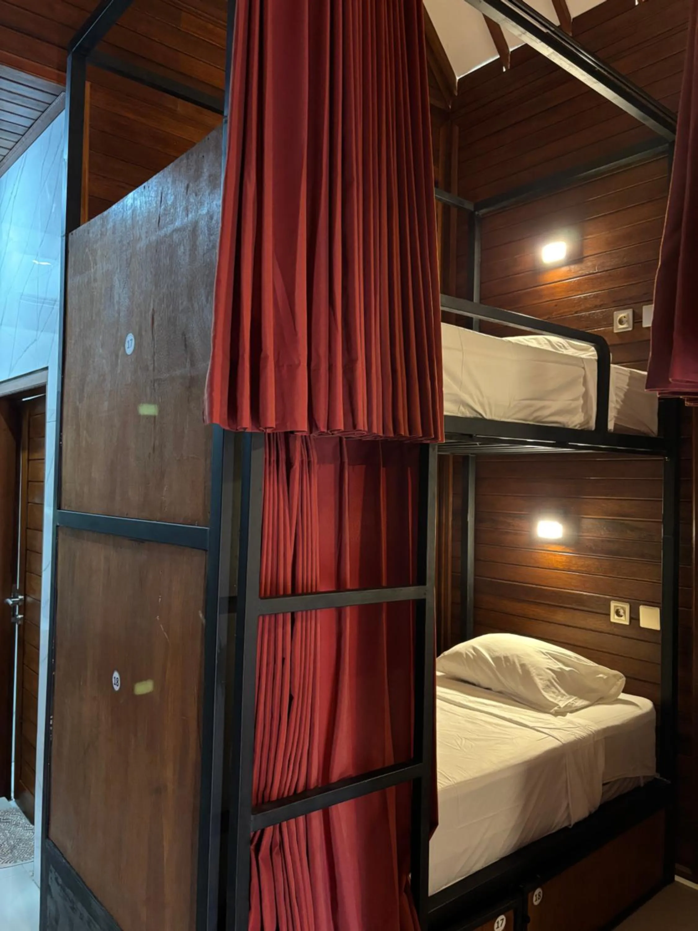 Bedroom, Bed in Castaway Island Hostel