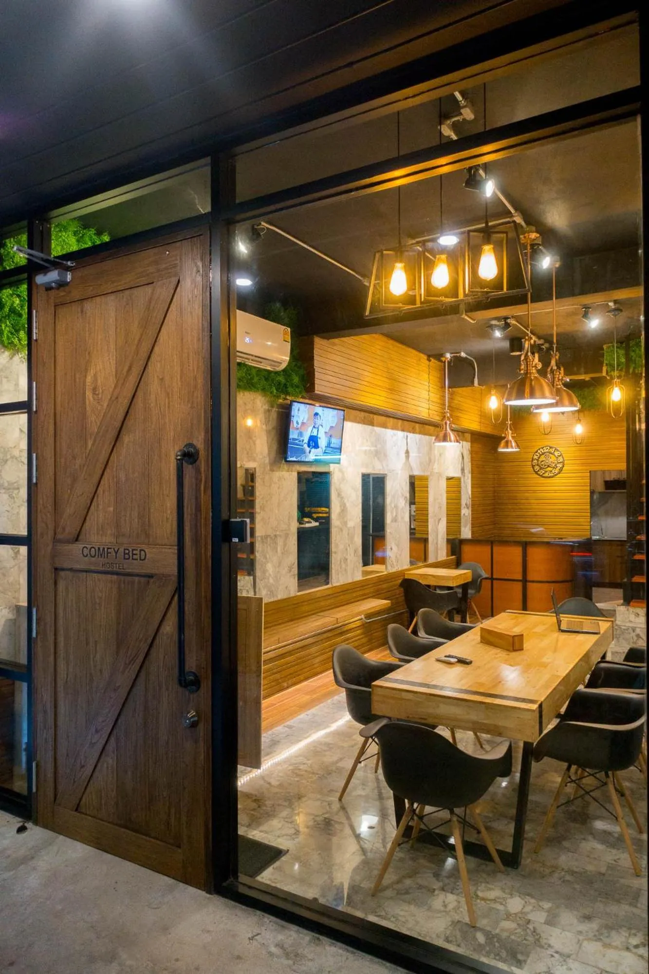 Property building in Comfy Bed Hostel