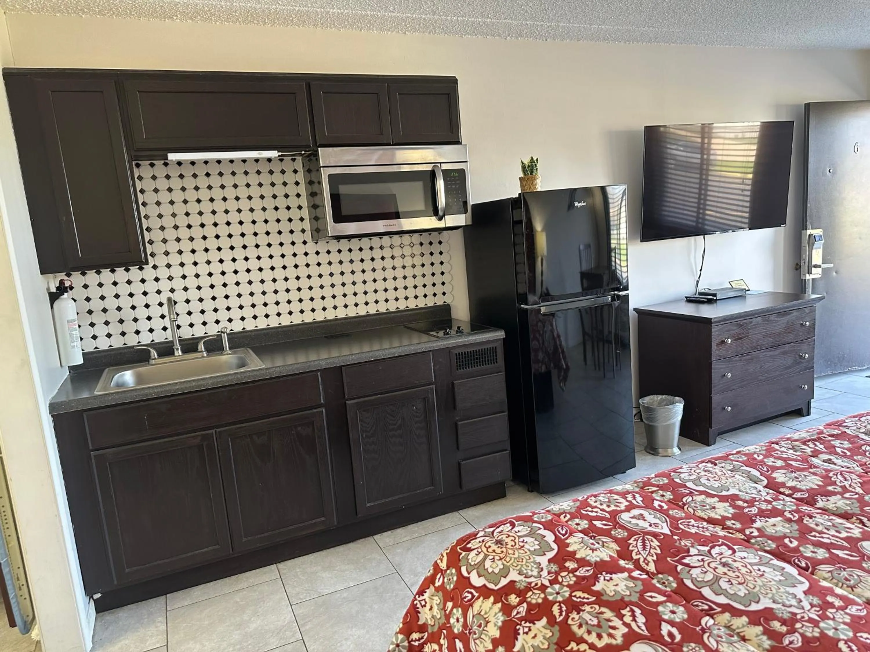 kitchen in Geneva Wells Inn