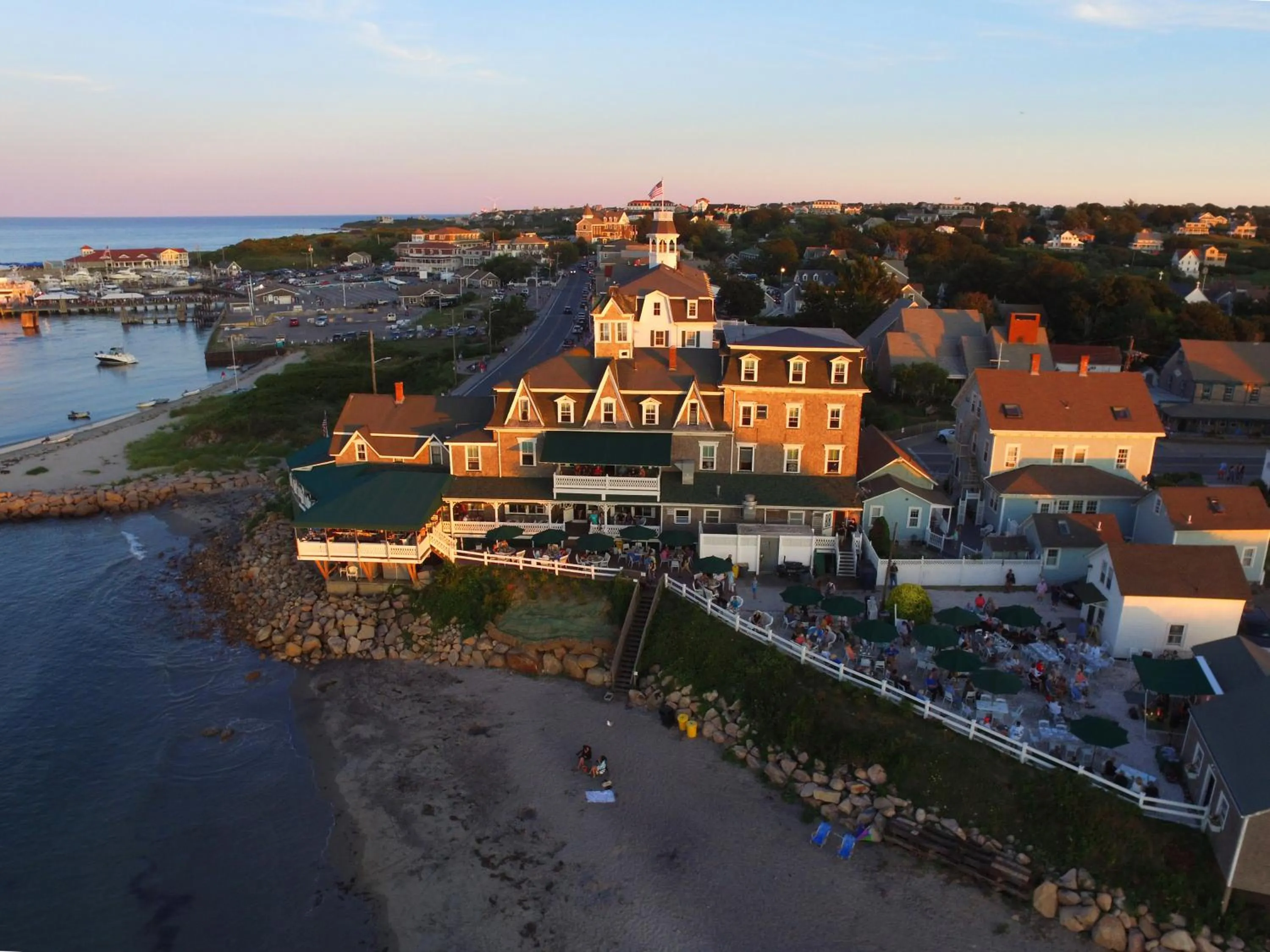 Restaurant/places to eat in Block Island Beach House