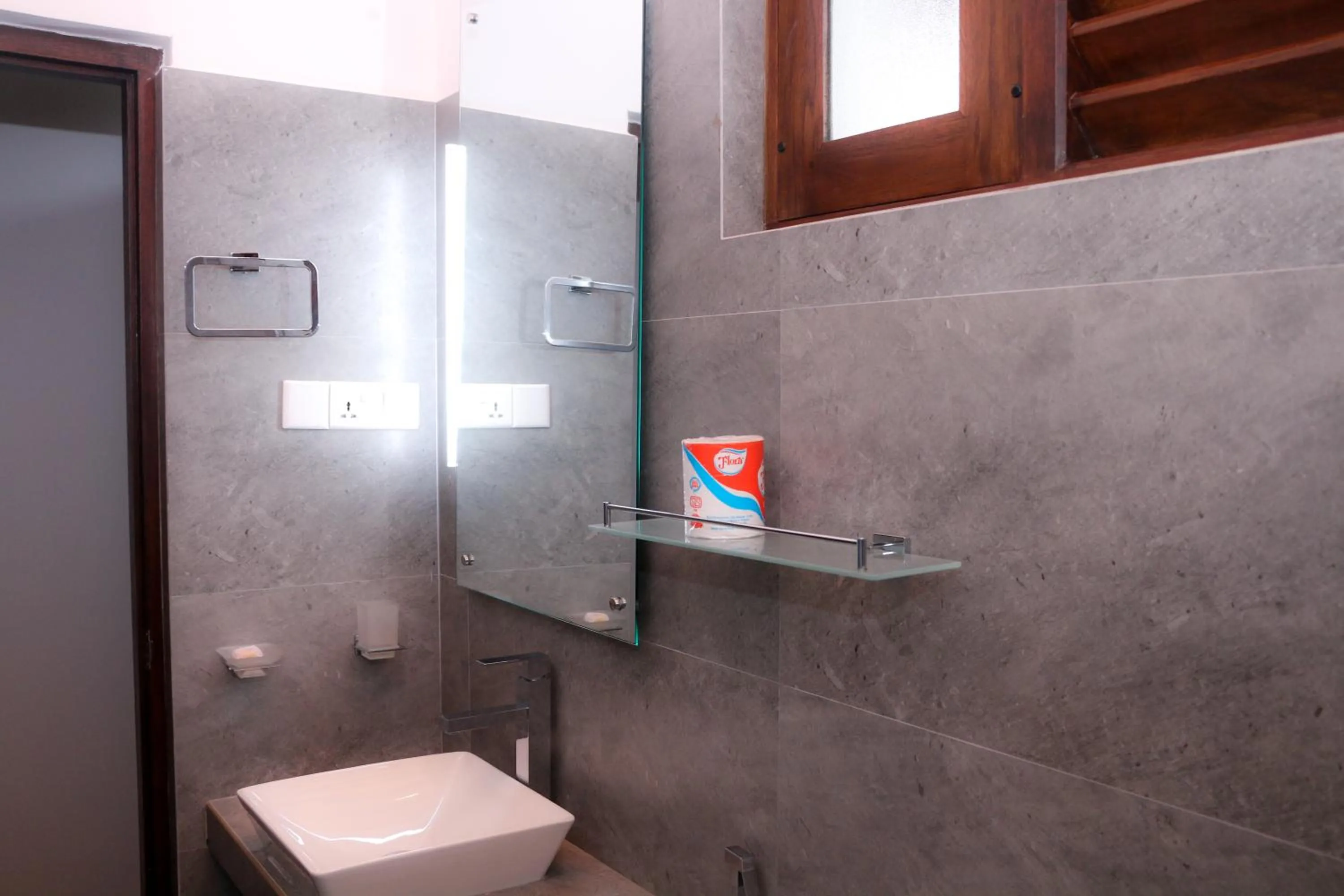 Bathroom in Seafood Restaurant and Motel