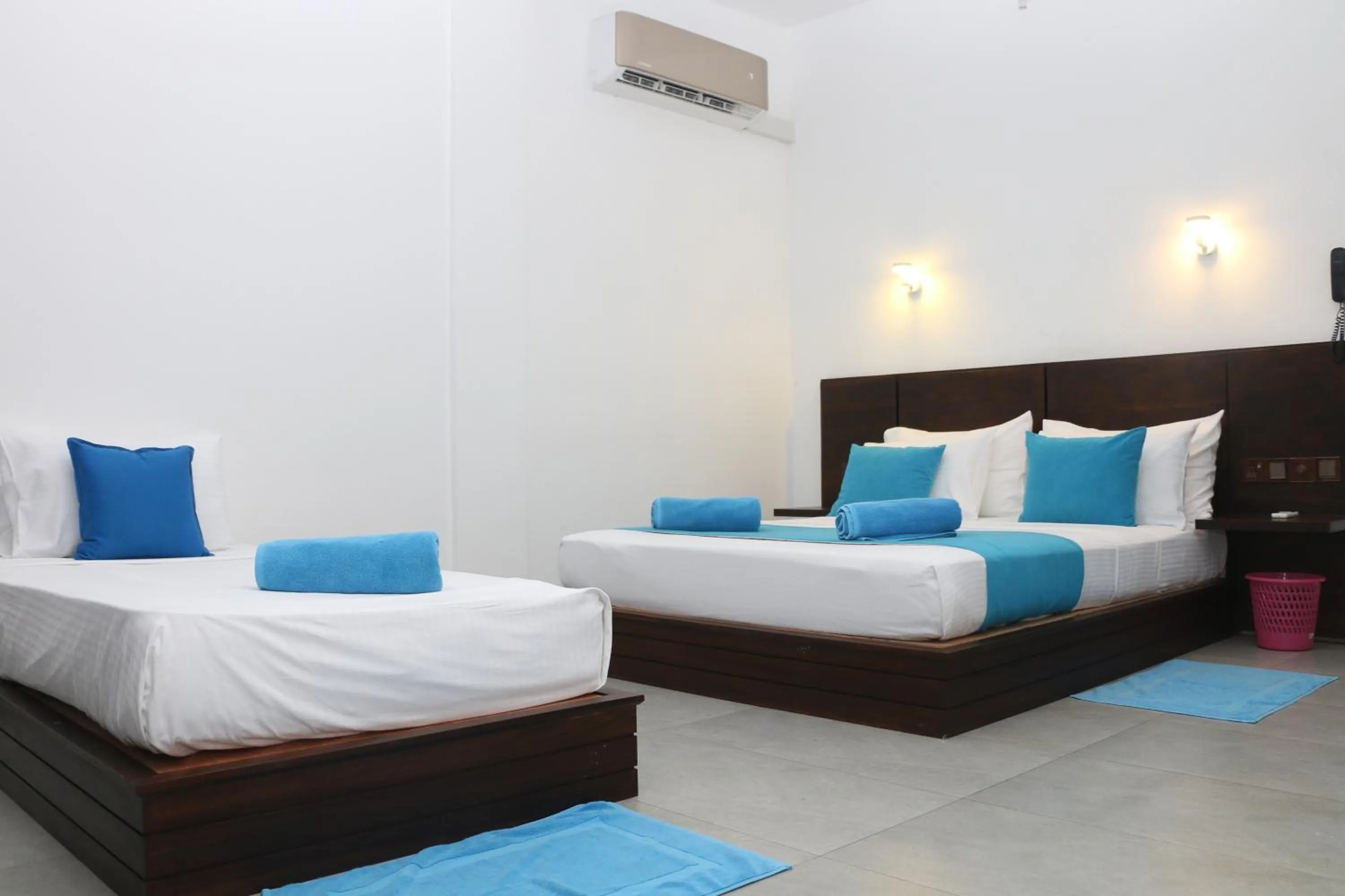 Bed in Seafood Restaurant and Motel