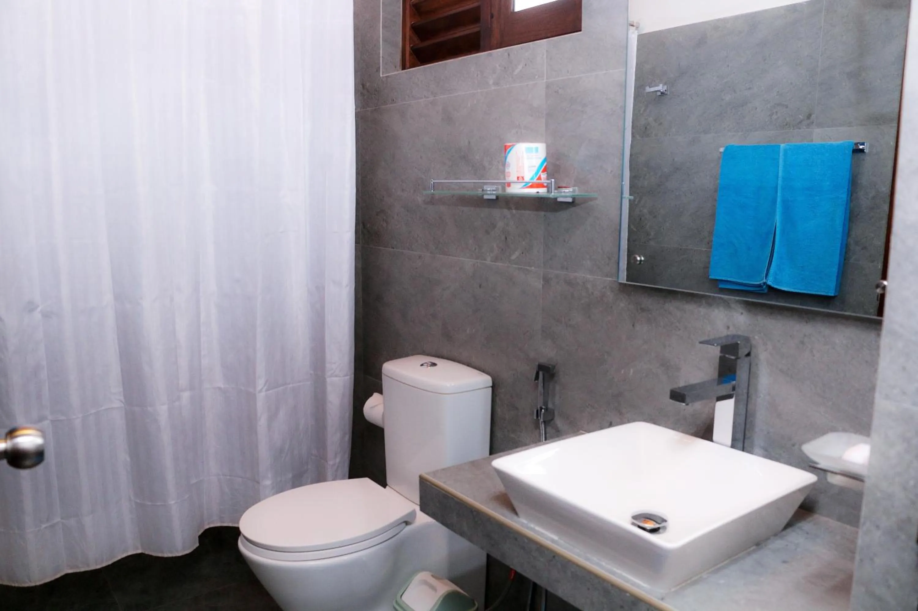 Bathroom in Seafood Restaurant and Motel