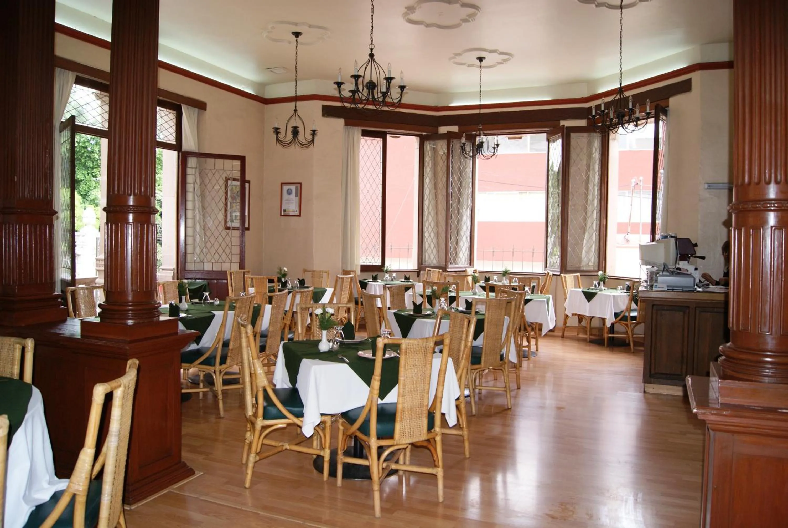 Restaurant/places to eat in Hotel La Casona del Llano