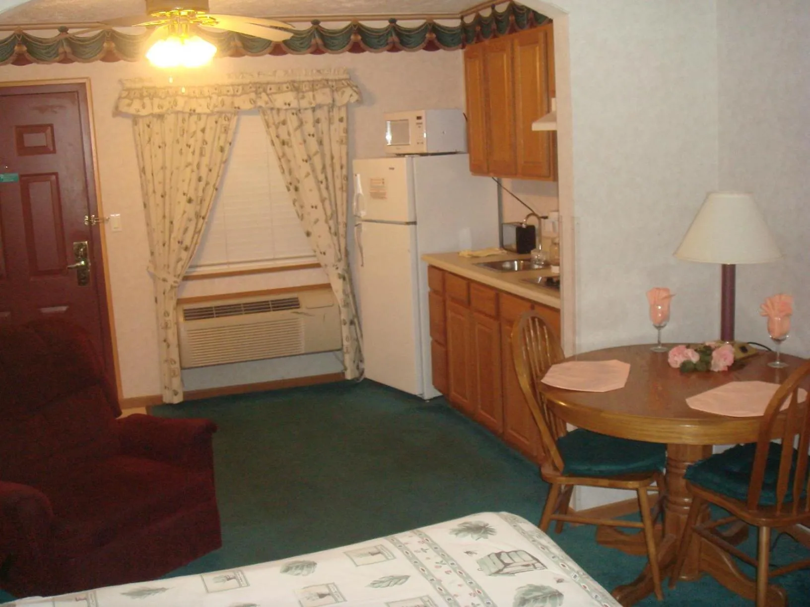 Townhouse Inn & Suites Omaha