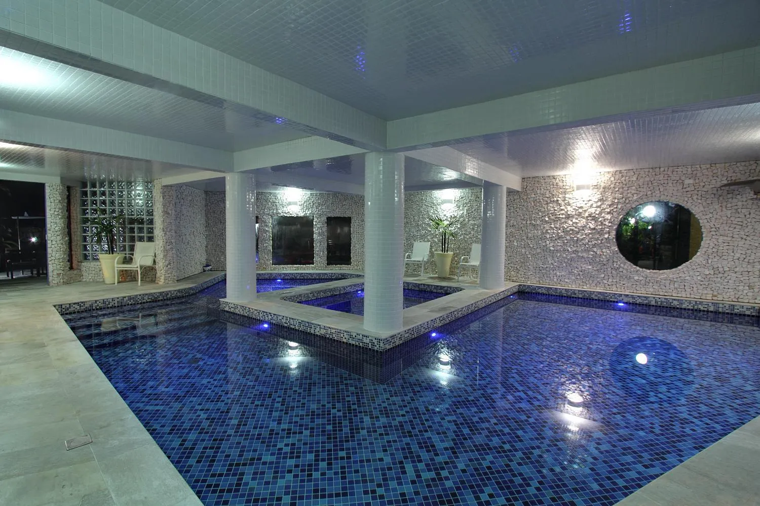 Swimming pool in Salvetti Praia Hotel