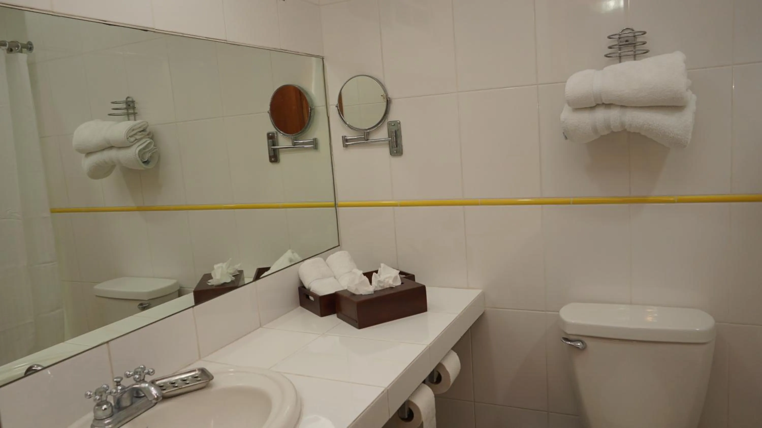 Toilet in Hotel Casa del Arbol