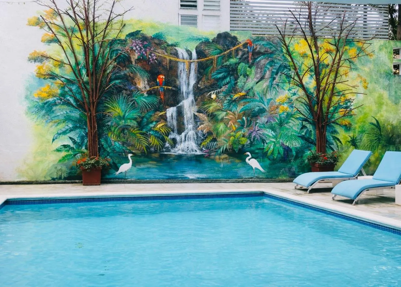 Swimming pool in Hotel Galerias HN