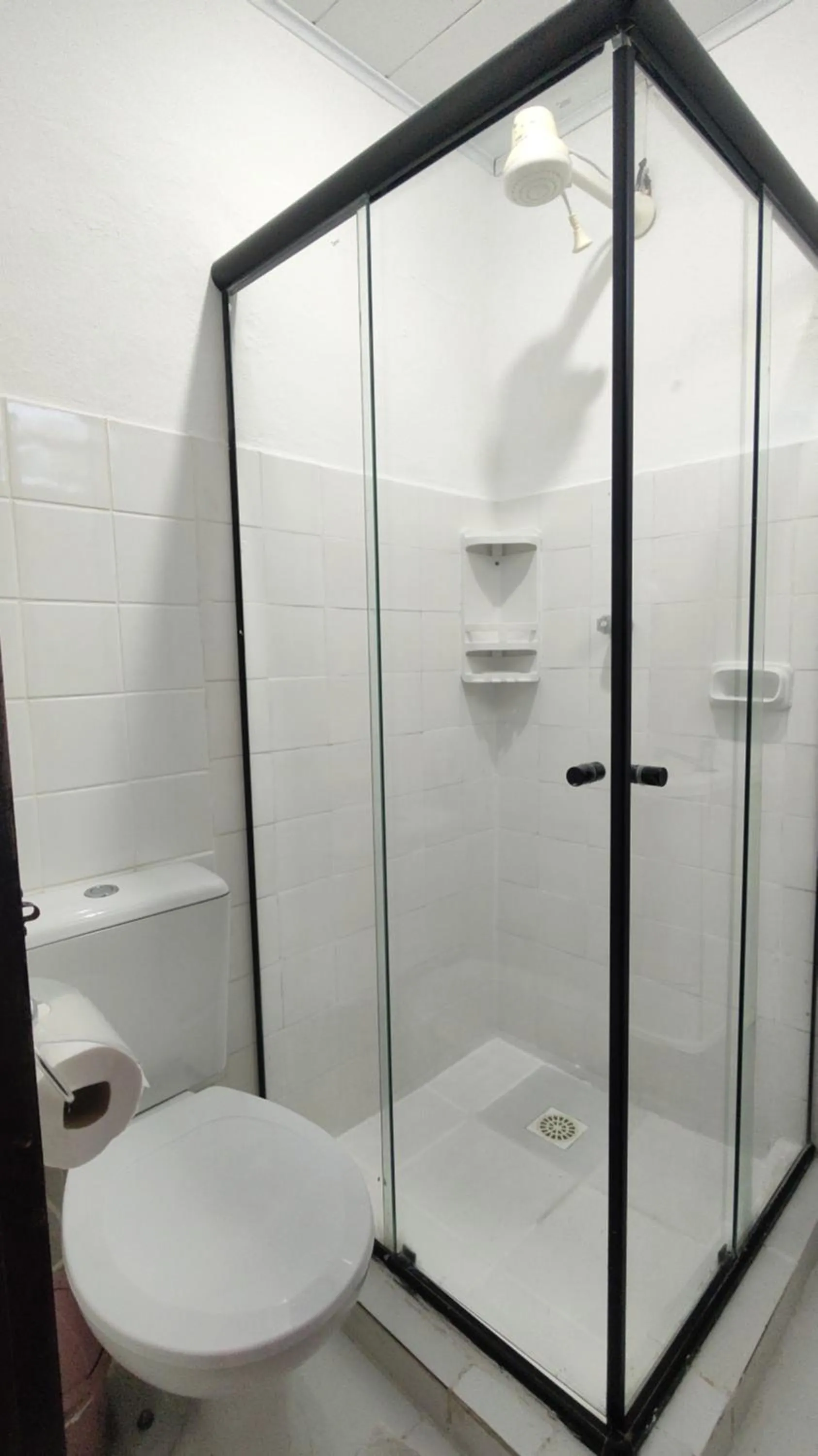 Shower in Pousada Lá na Magia