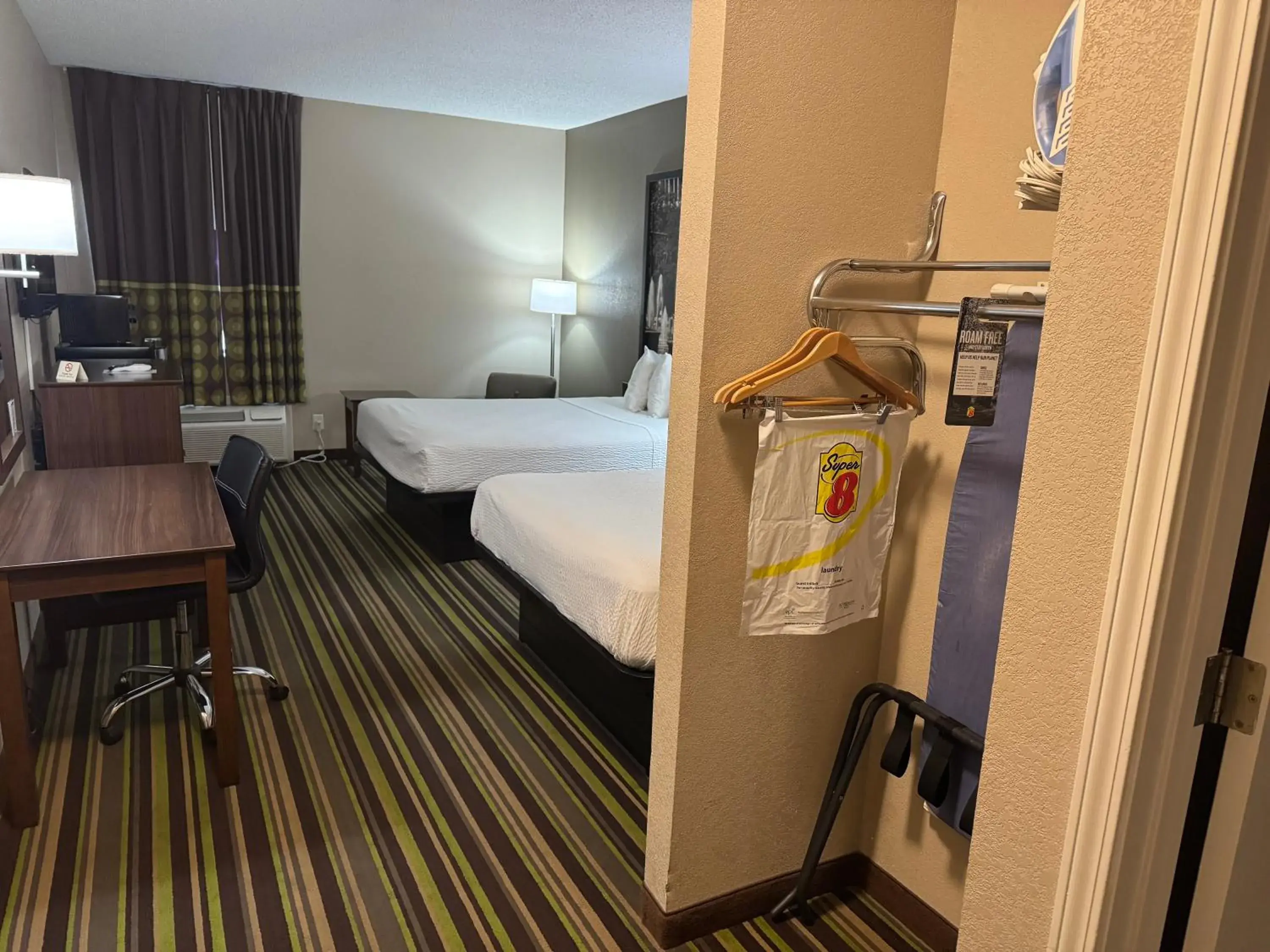 Bed in Super 8 by Wyndham Hernando Bed in Super 8 by Wyndham Hernando