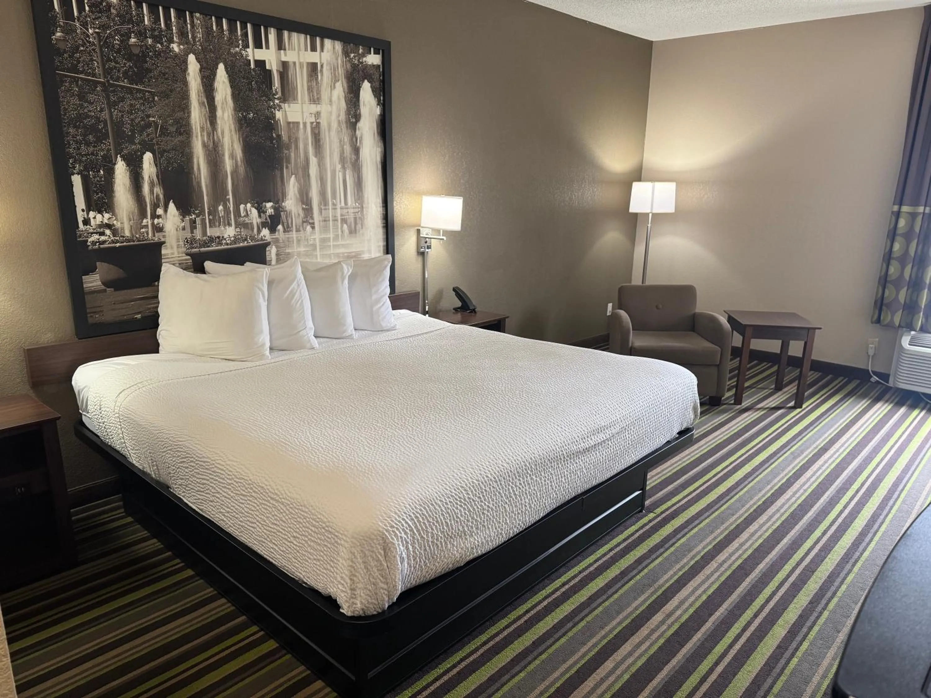 Bed in Super 8 by Wyndham Hernando