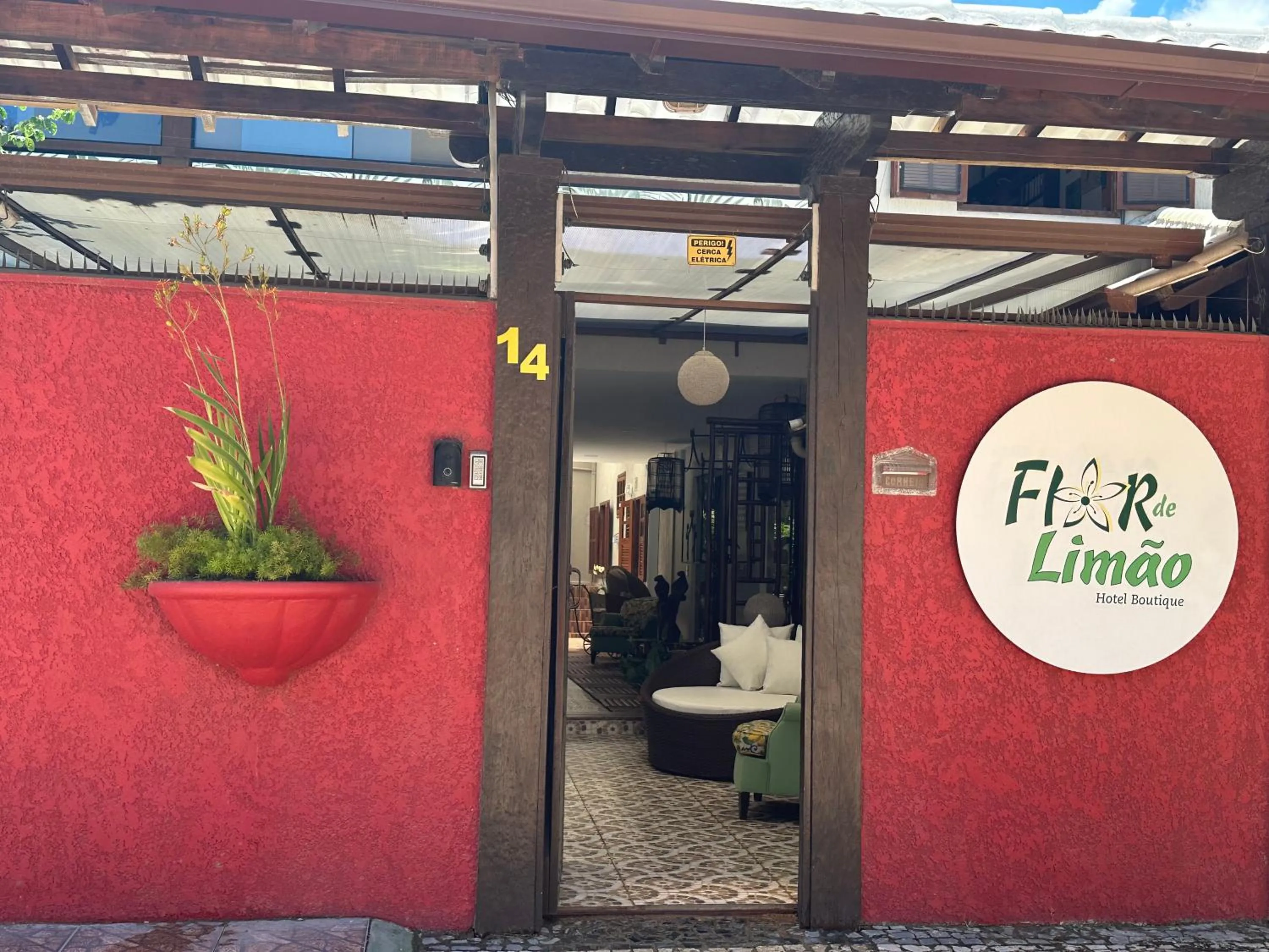 Property building in Flor de Limão Hotel Boutique