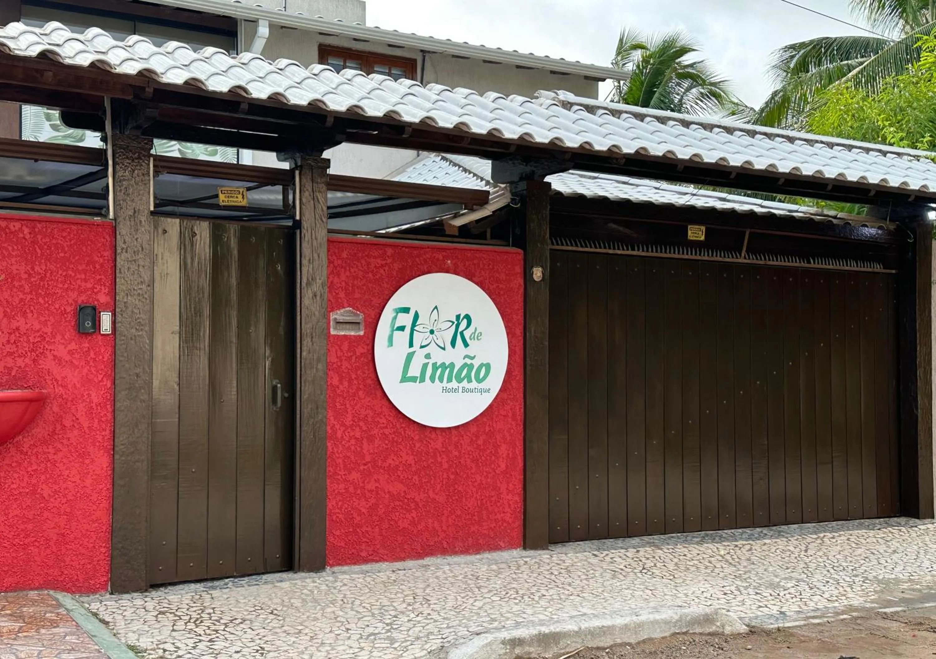 Property building in Flor de Limão Hotel Boutique