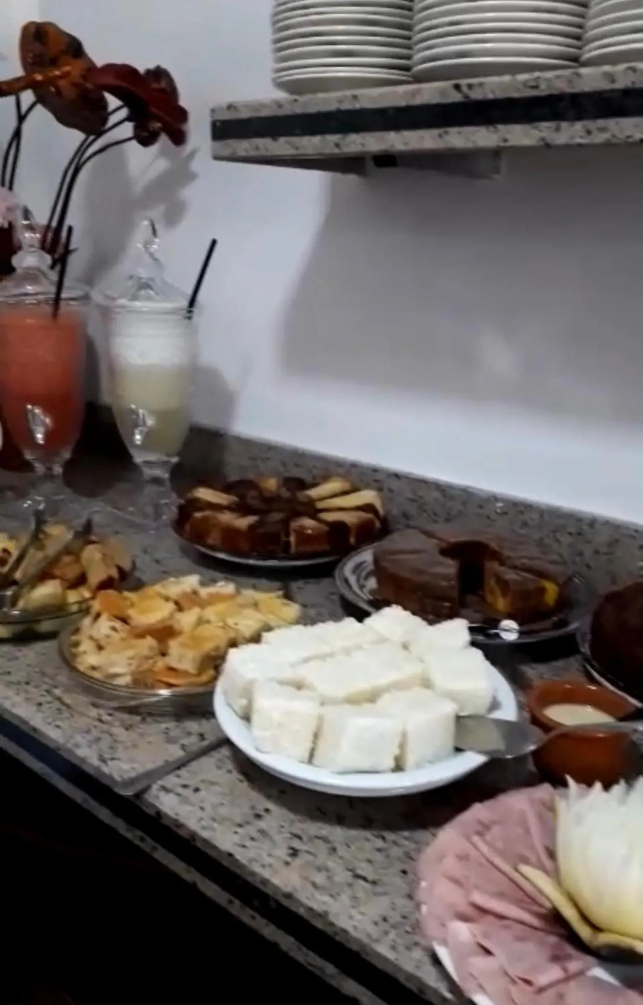 Buffet breakfast in Flor de Limão Hotel Boutique