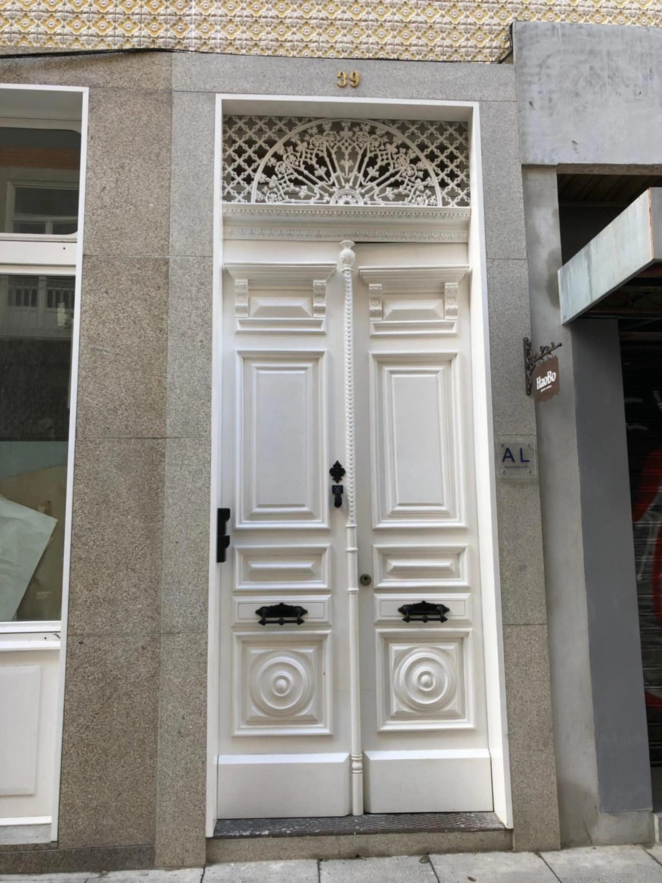 Facade/entrance in HaoBo Porto Center