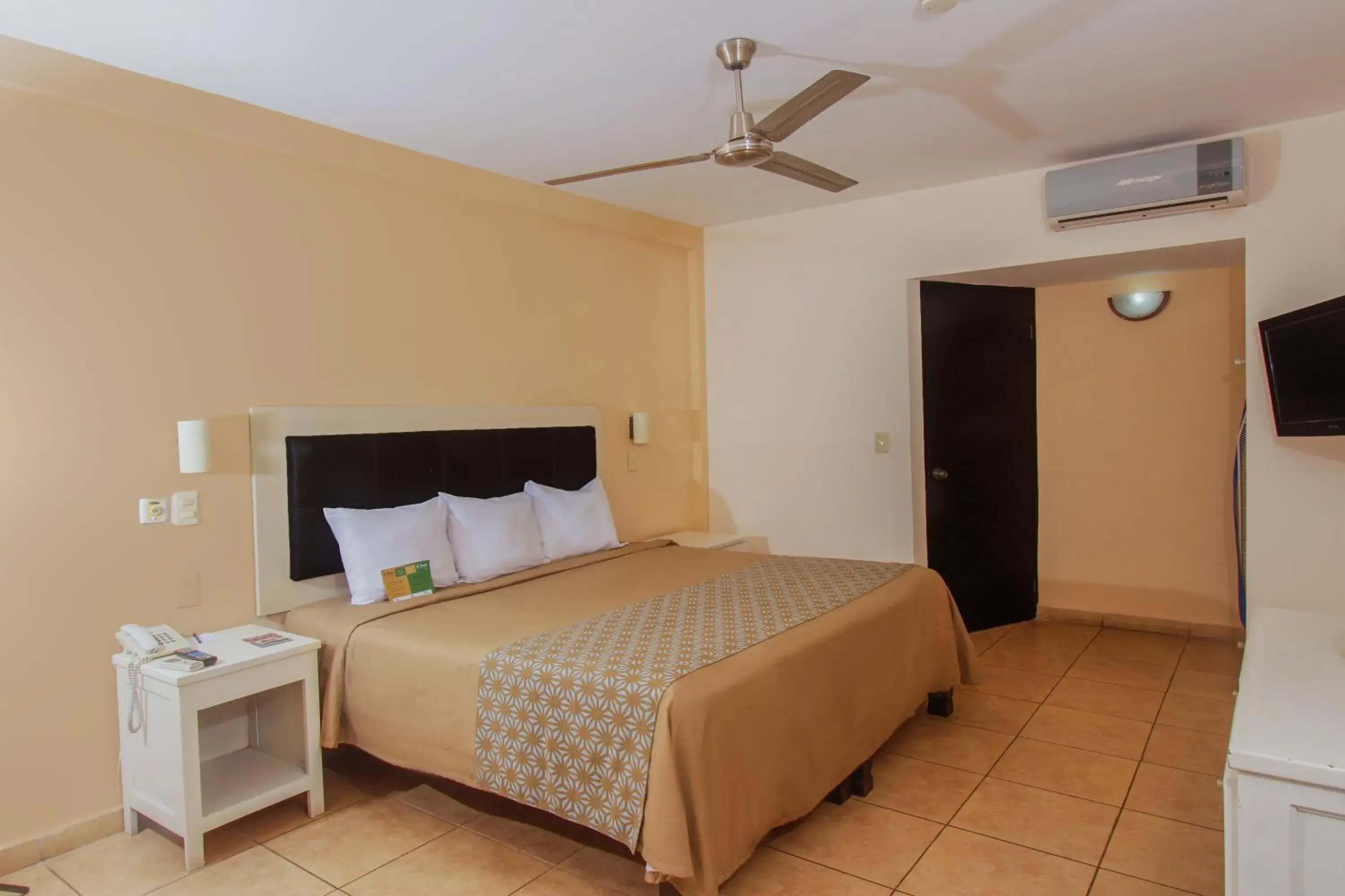 Bed in El Dorado Bed in El Dorado