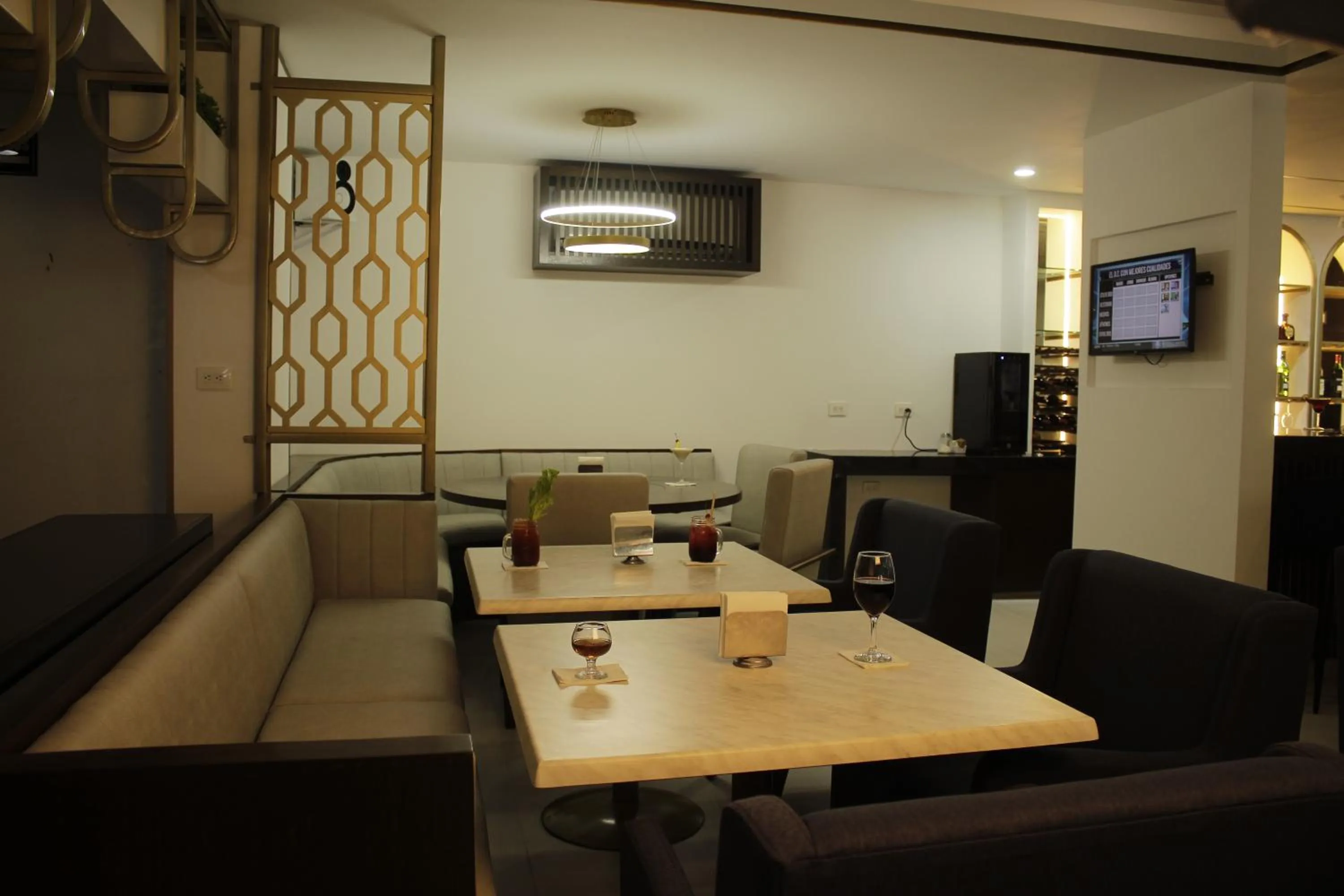 Restaurant/places to eat in El Dorado