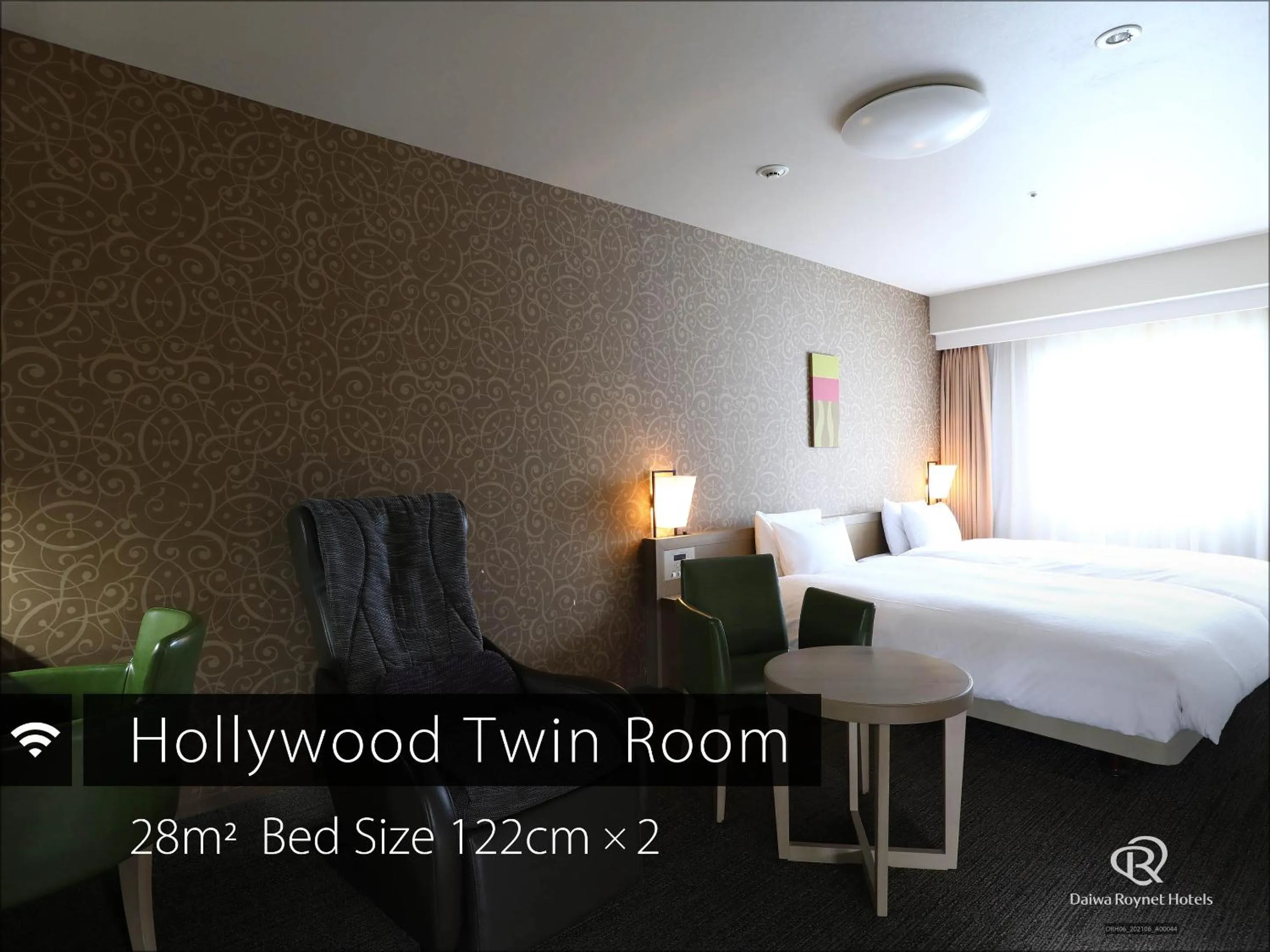 Bed in Daiwa Roynet Hotel Takamatsu